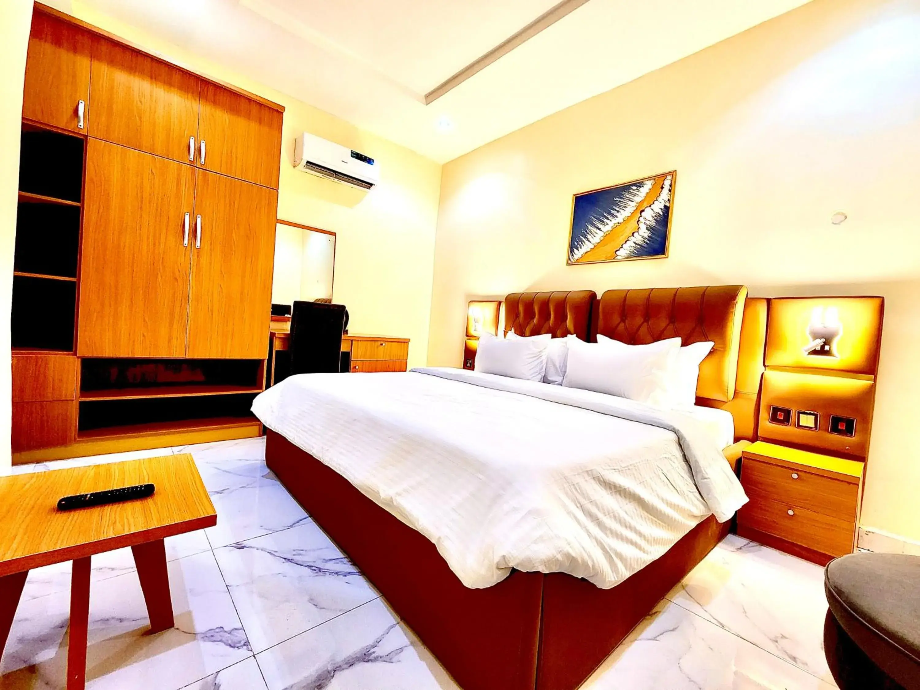 Bed in Buddiez Hotel & Resort Bed in Buddiez Hotel & Resort