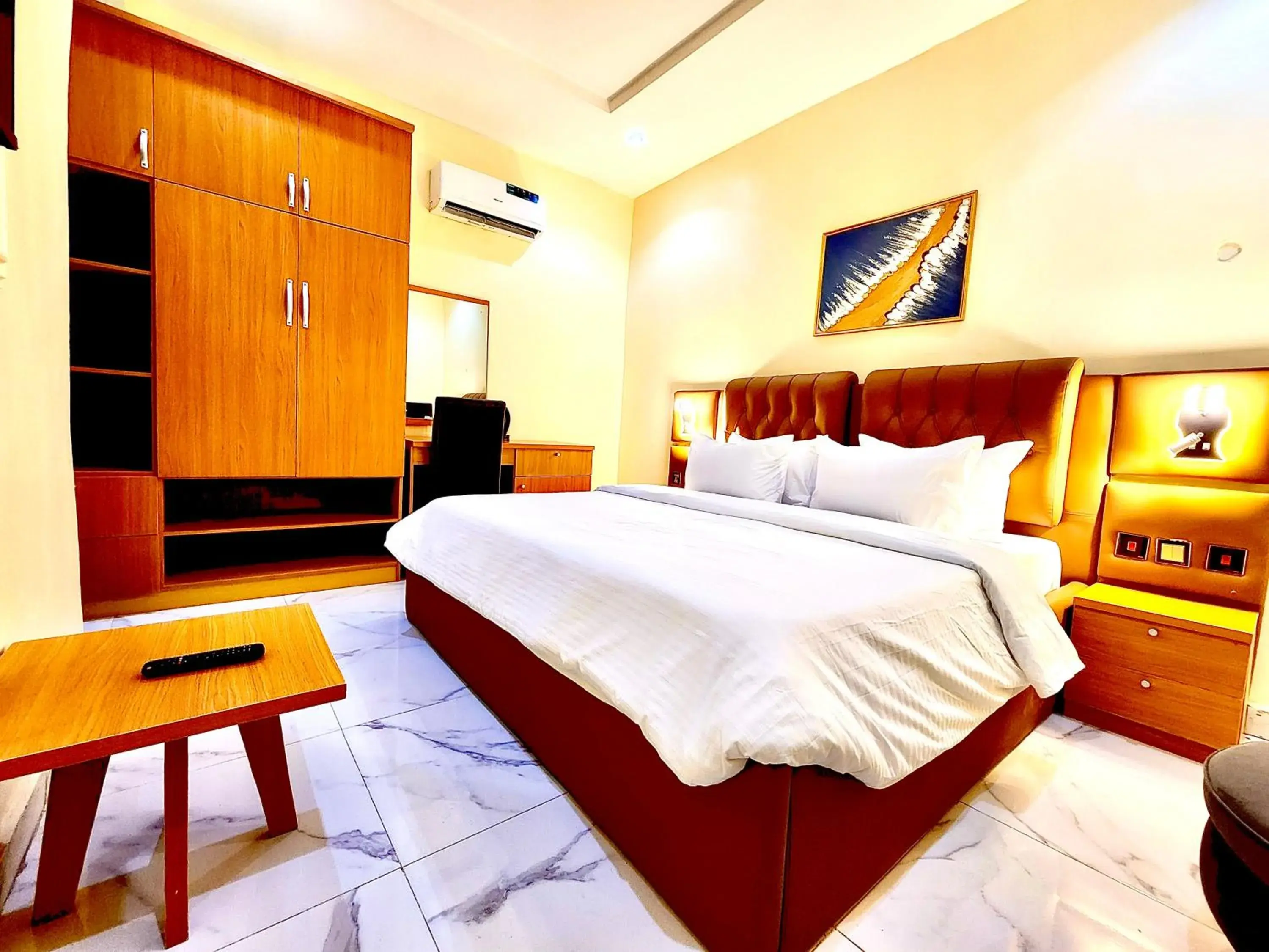 Bed in Buddiez Hotel & Resort Bed in Buddiez Hotel & Resort