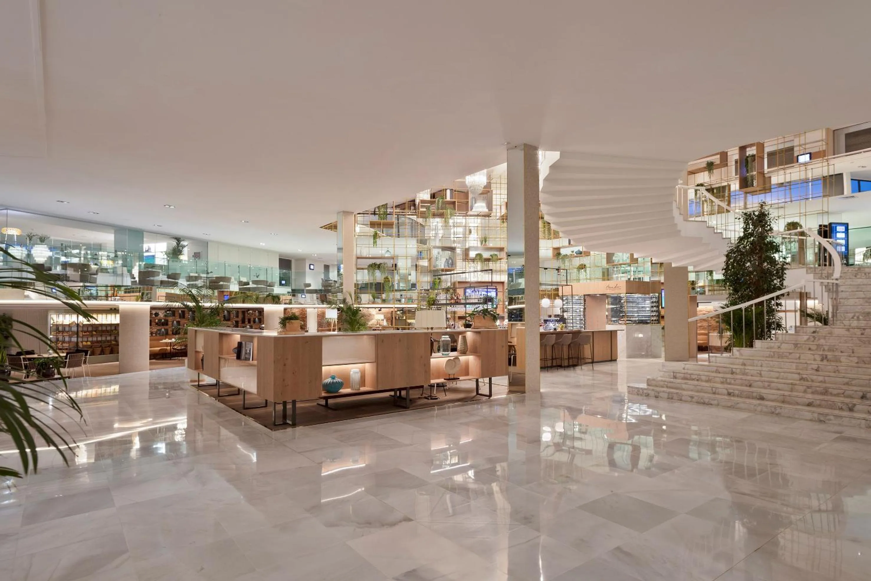 Lounge or bar in Meliá Palma Marina