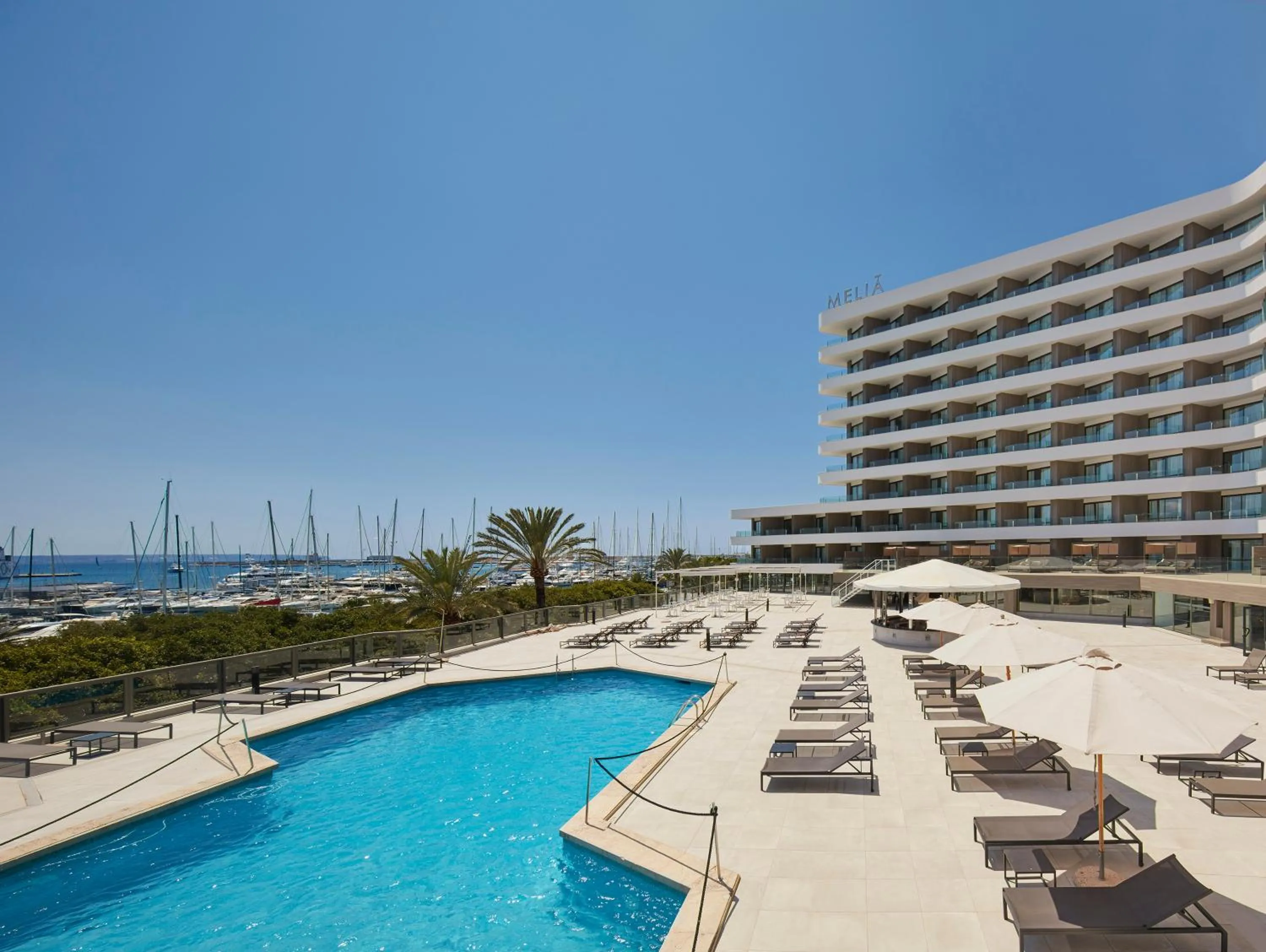 Swimming pool in Meliá Palma Marina