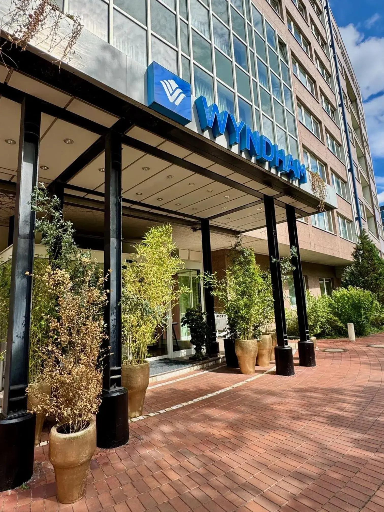 Property building in Wyndham Hannover Atrium Property building in Wyndham Hannover Atrium