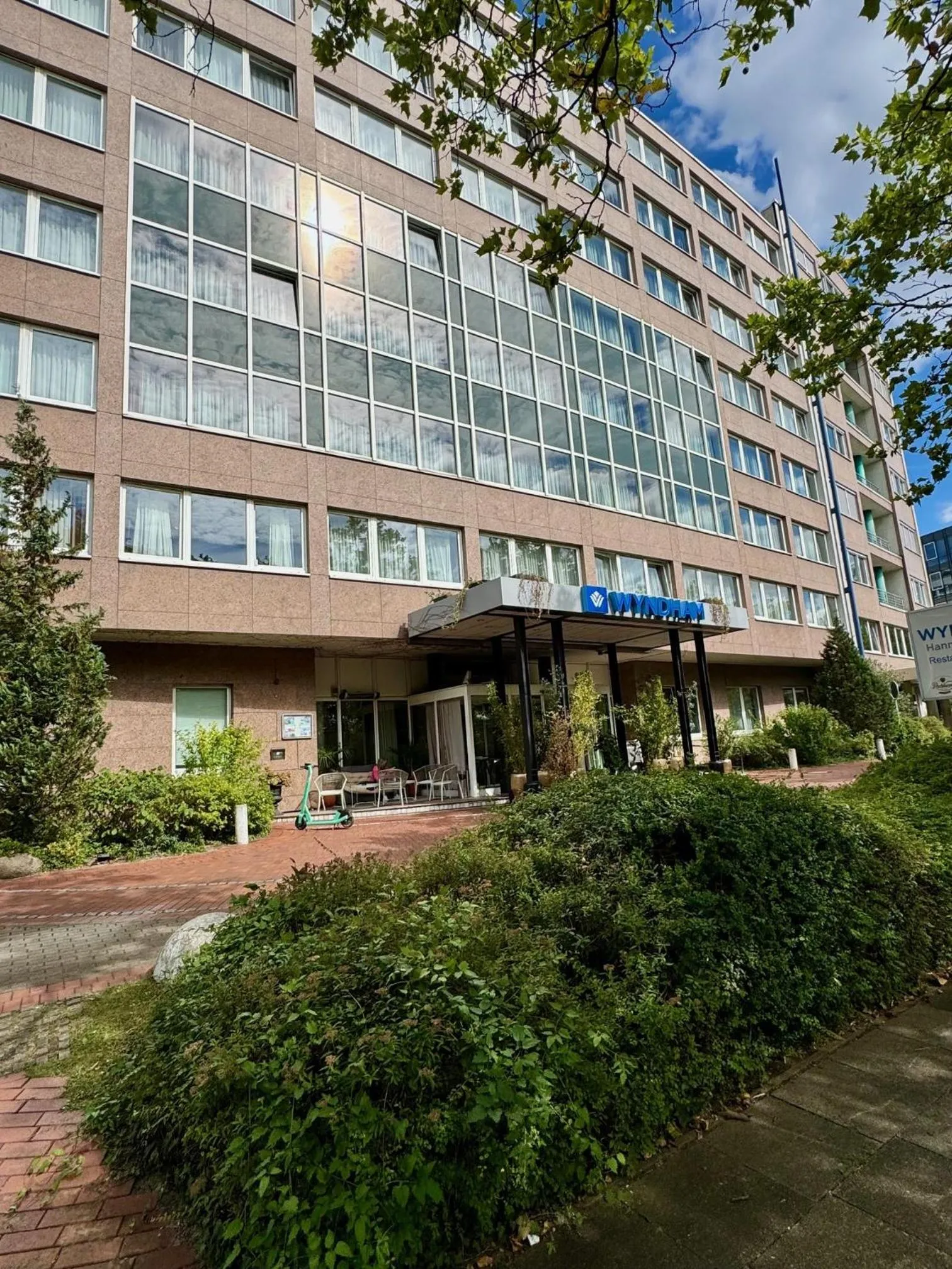 Property building in Wyndham Hannover Atrium