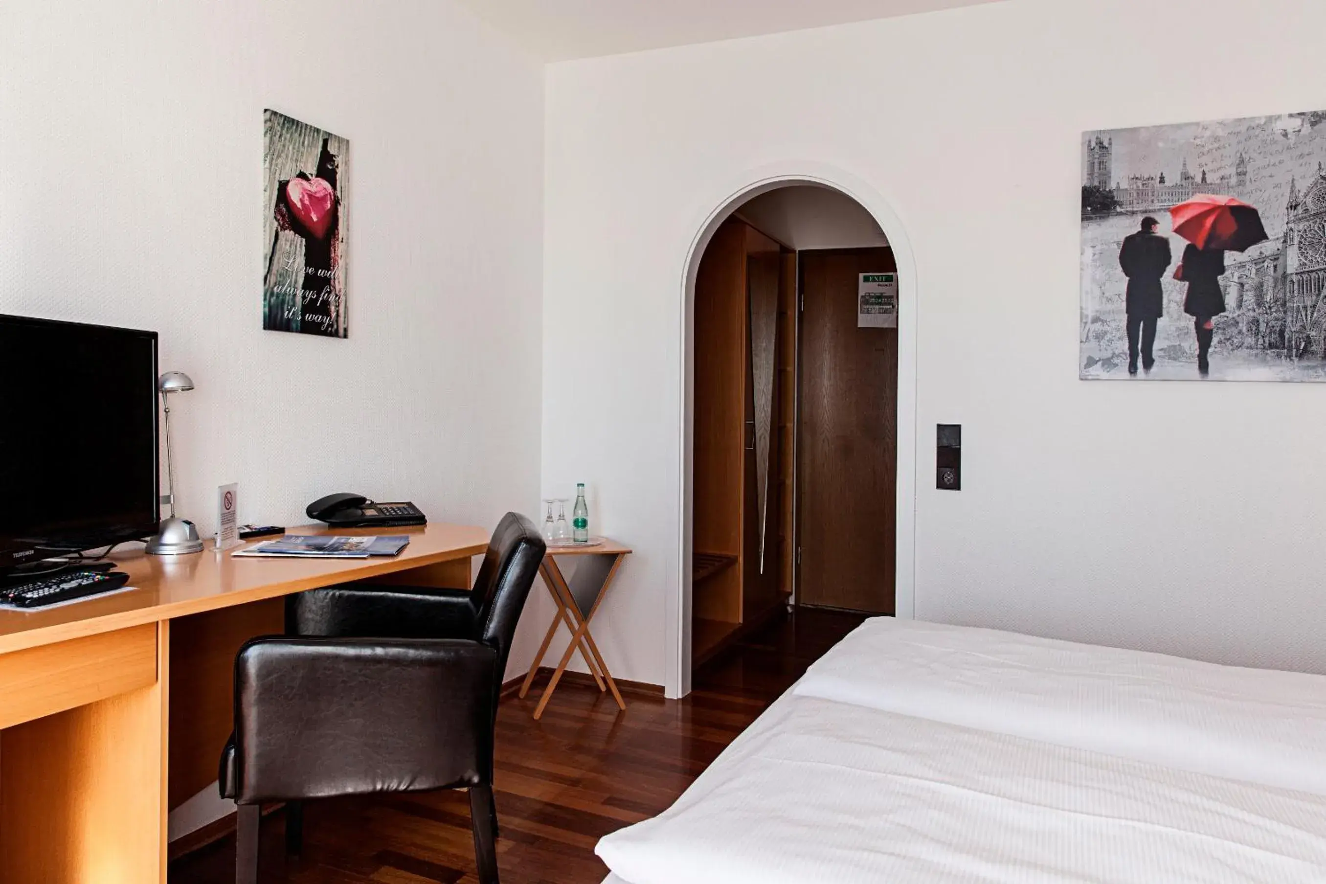 Exclusive Double Room in Hotel & Restaurant Kaiser Superior Exclusive Double Room in Hotel & Restaurant Kaiser Superior