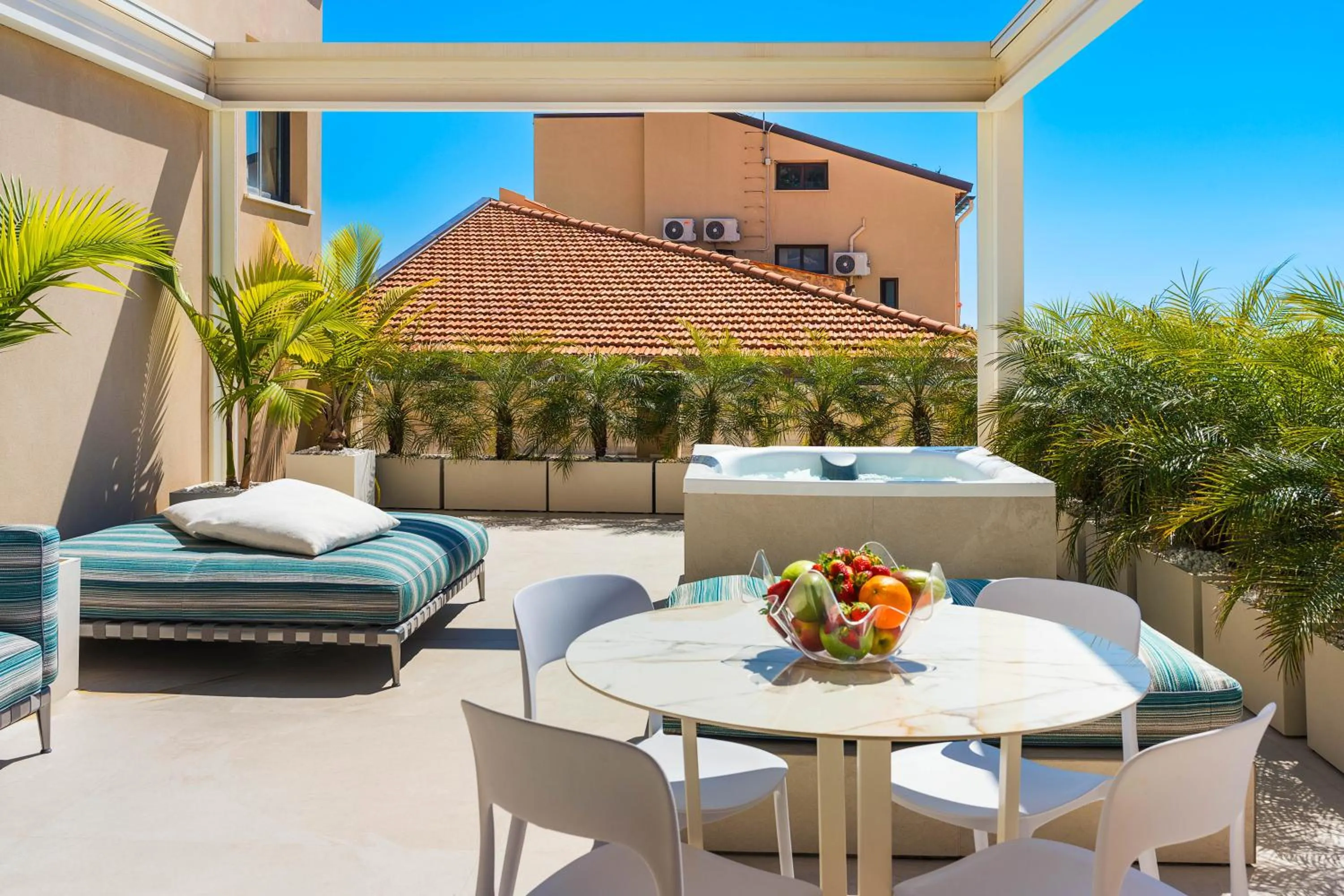 Dining area in Taormina Infinity Suites