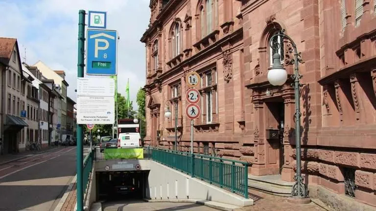 Parking in Hotel Perkeo