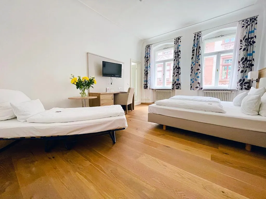 Bedroom, Bed in Hotel Perkeo