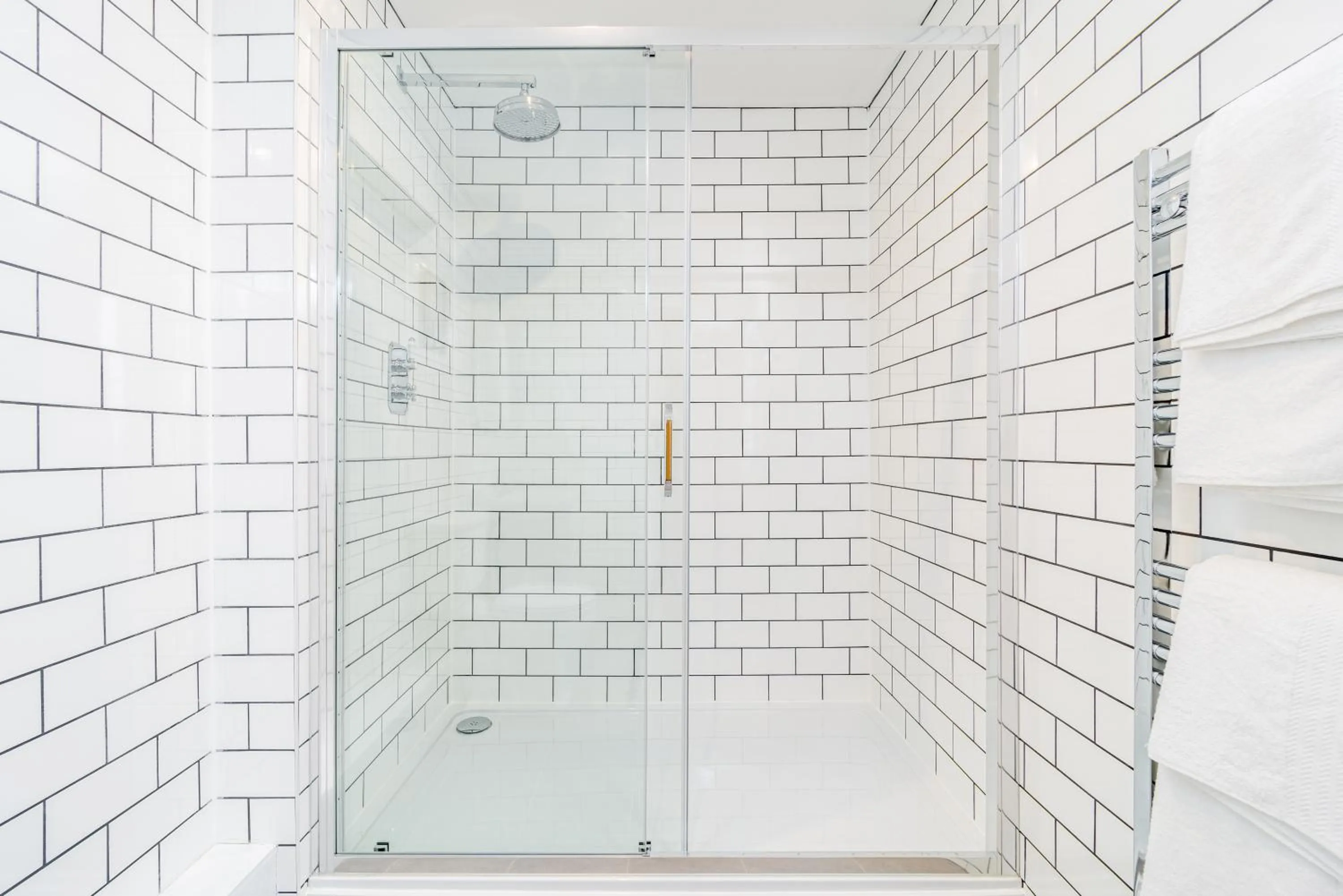 Shower in The Whichcote Arms