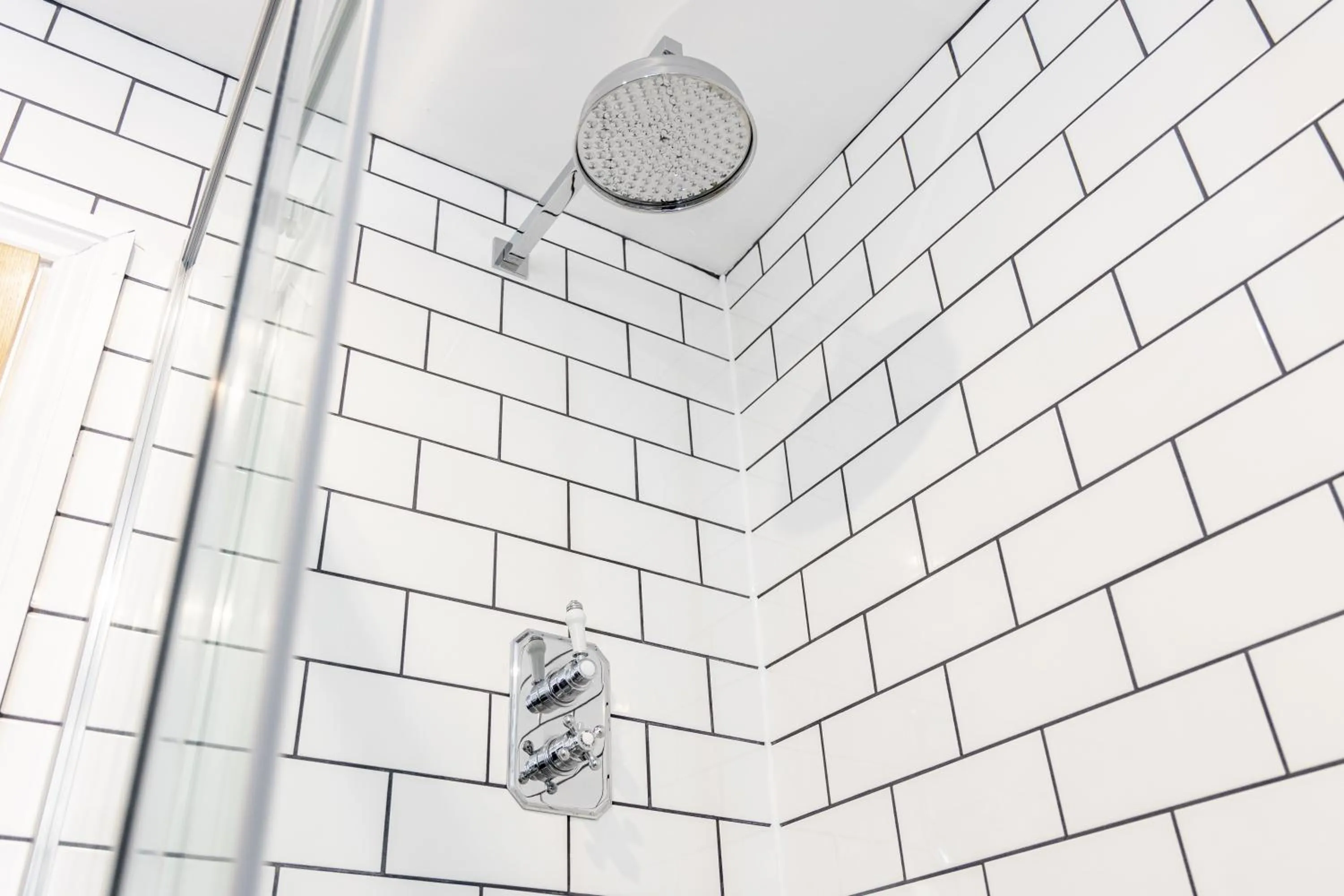 Shower in The Whichcote Arms