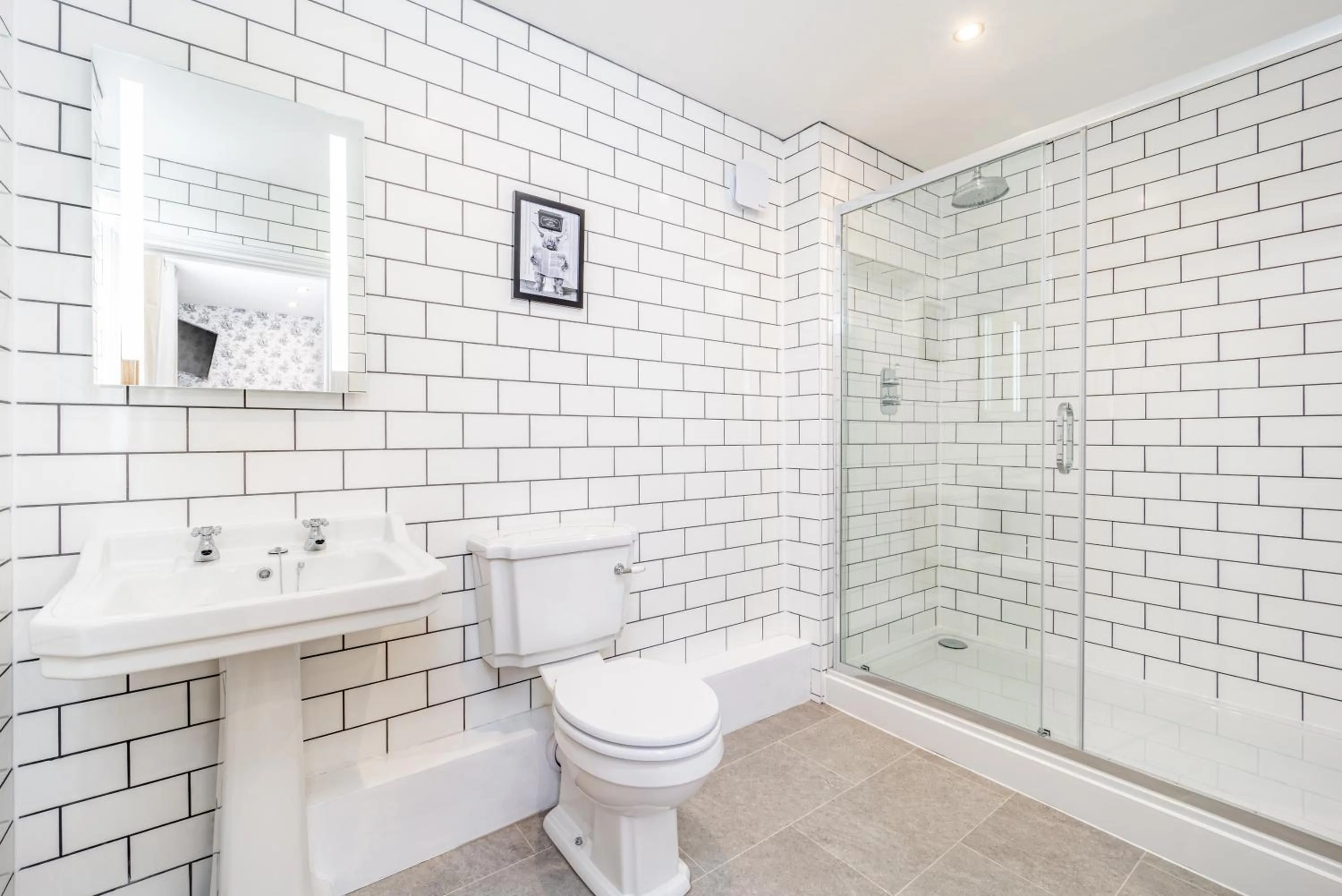 Shower in The Whichcote Arms