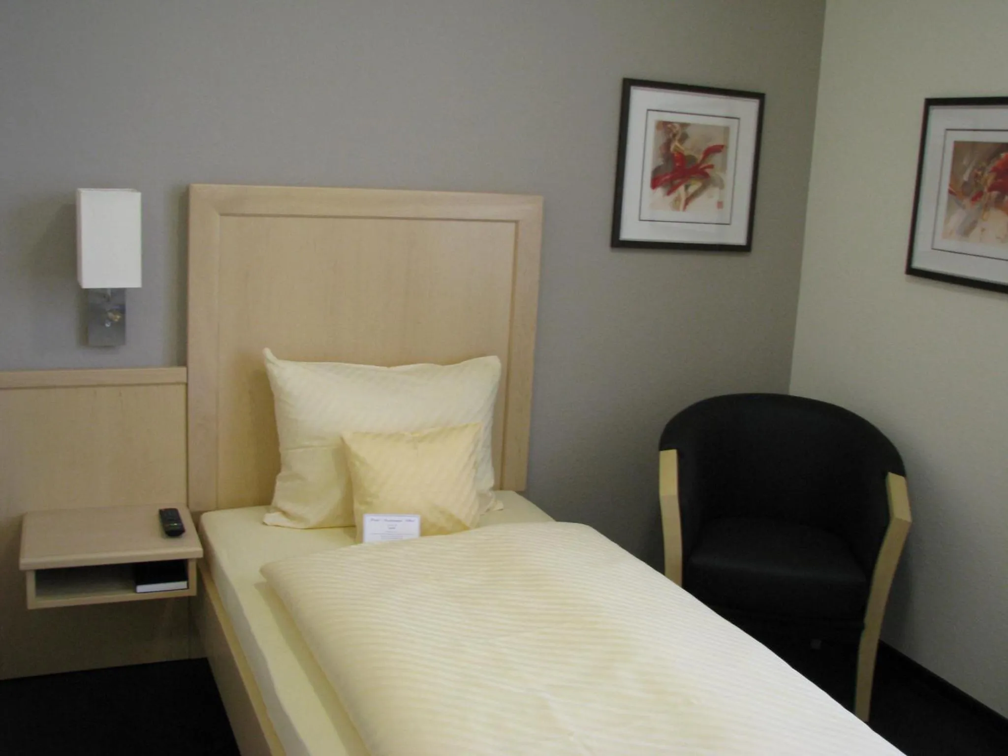 Photo of the whole room, Bed in Akzent Hotel-Restaurant Albert