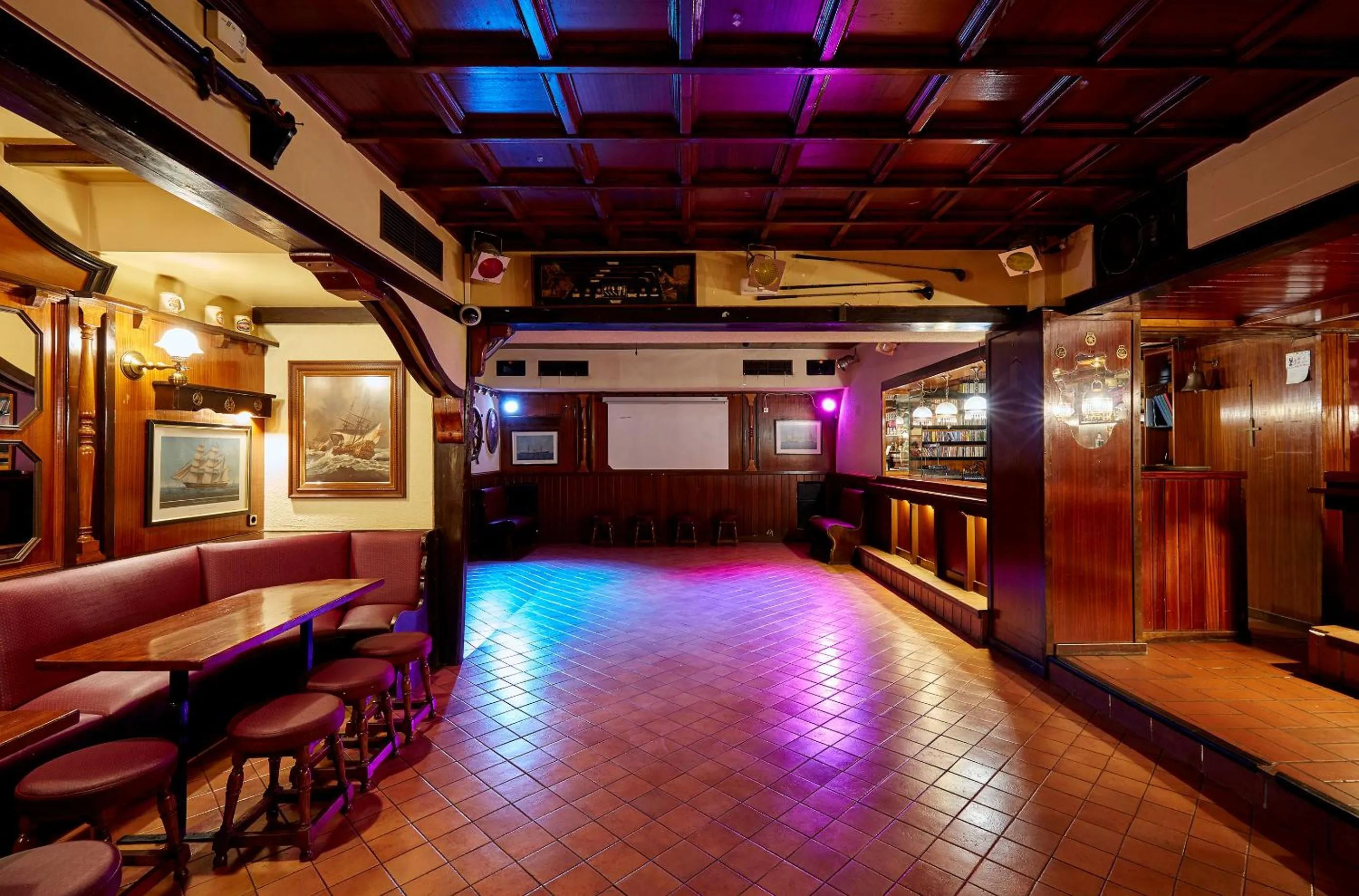 Property building in Hotel Samba