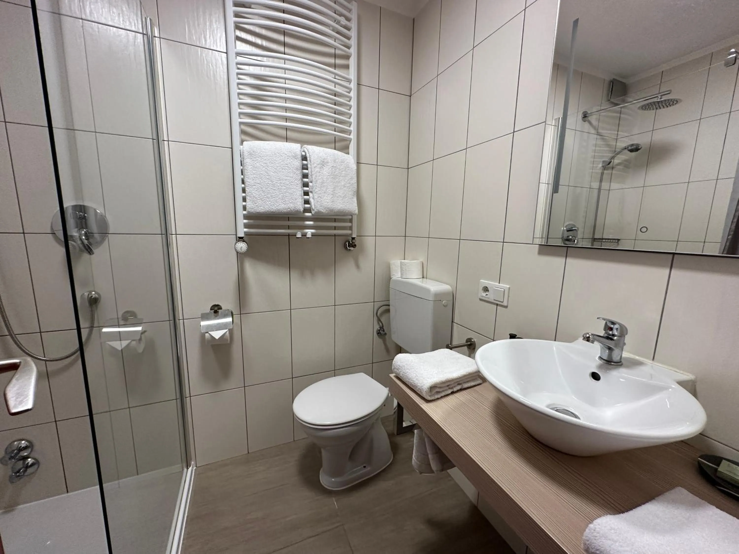 Bathroom in Landhotel Maiergschwendt inkl Chiemgaukarte