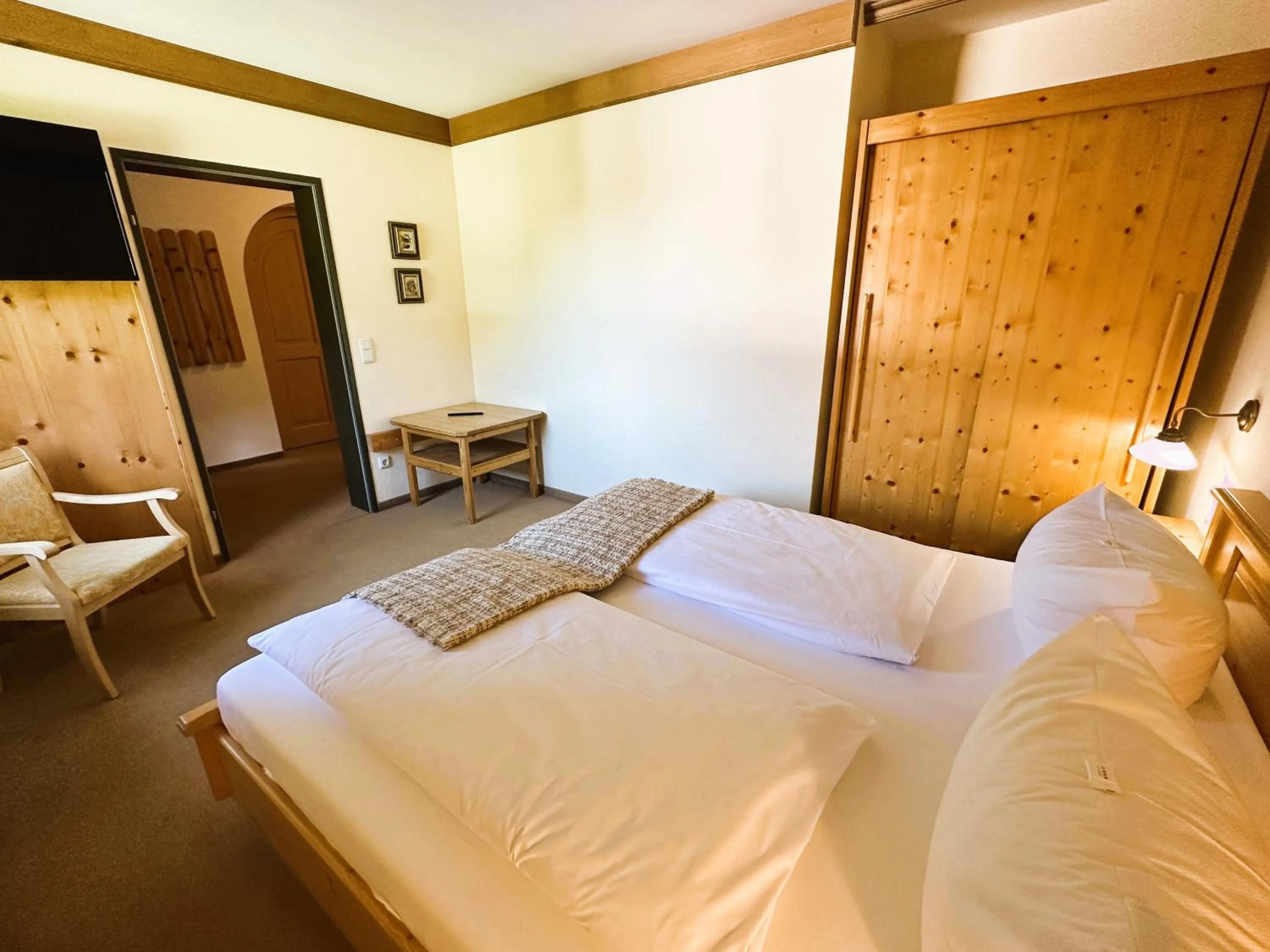 Bedroom, Bed in Landhotel Maiergschwendt inkl Chiemgaukarte