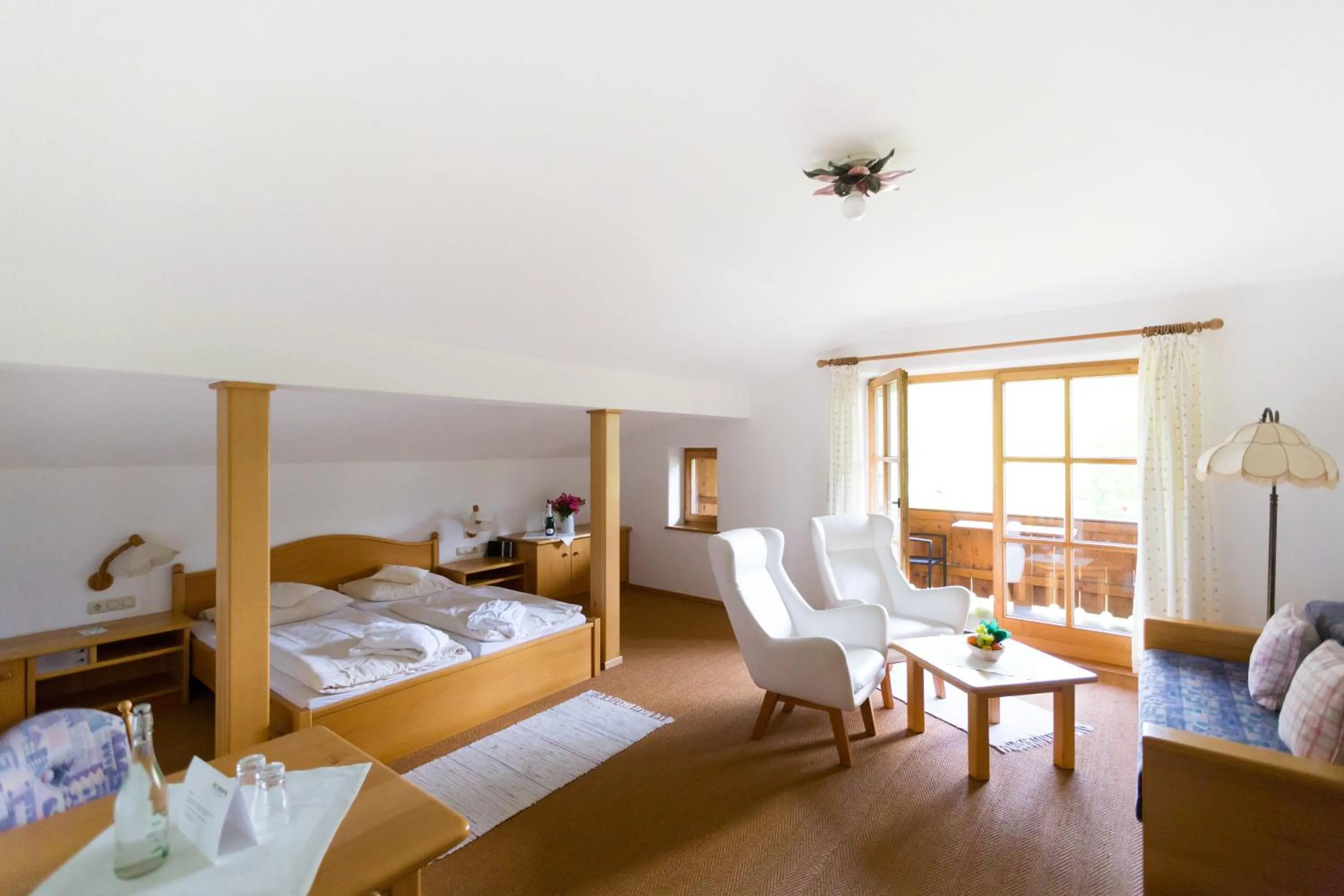 Balcony/Terrace, Bed in Landhotel Maiergschwendt inkl Chiemgaukarte