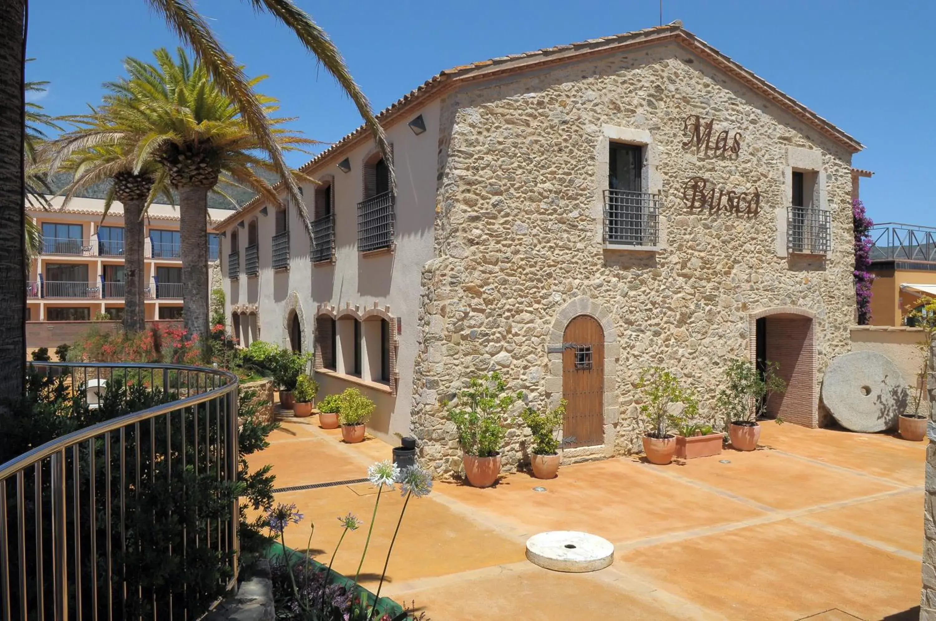 Facade/entrance in Hotel San Carlos Facade/entrance in Hotel San Carlos