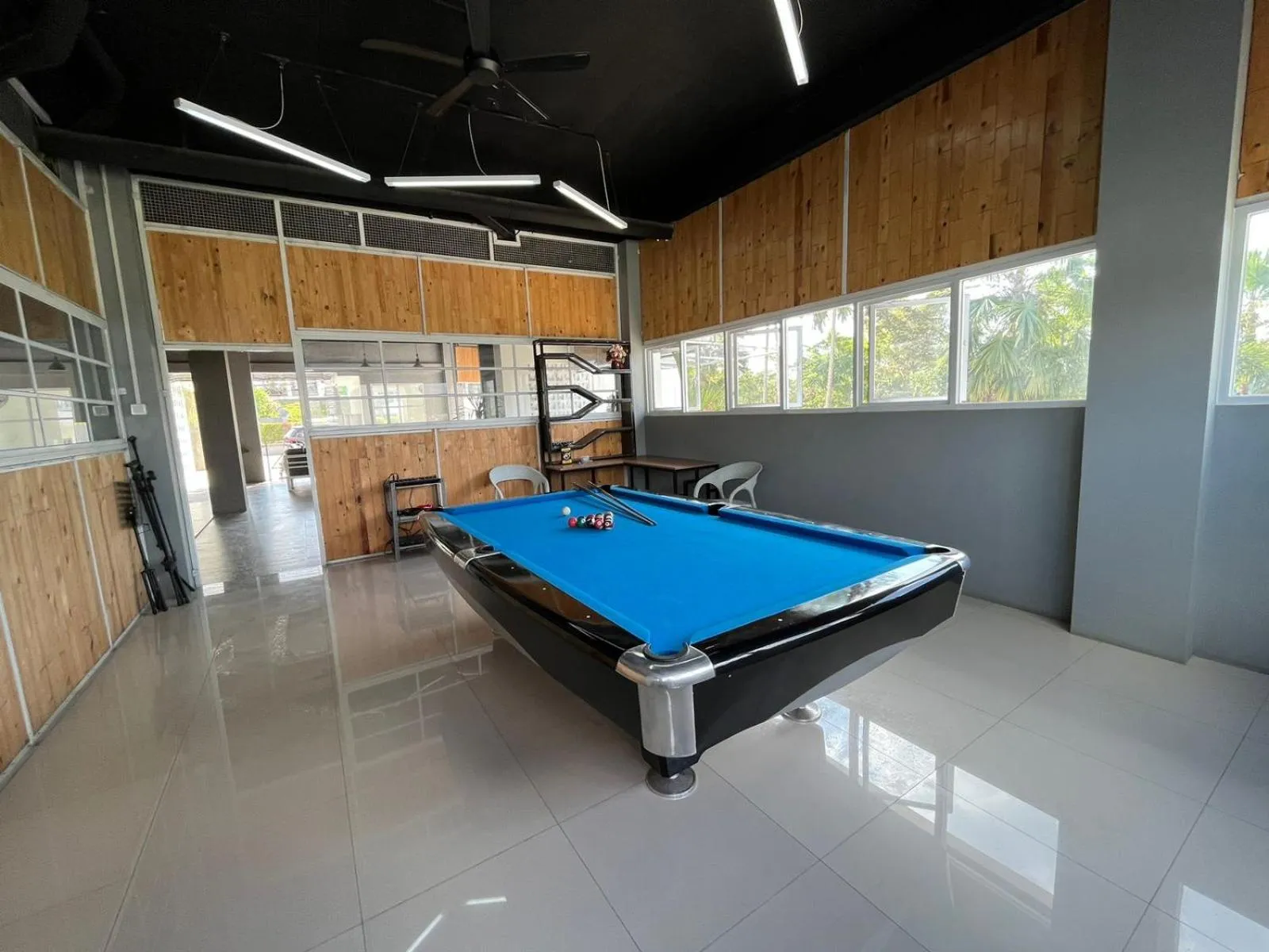 Billiard in Urbanview Hotel The Tang Balikpapan by RedDoorz