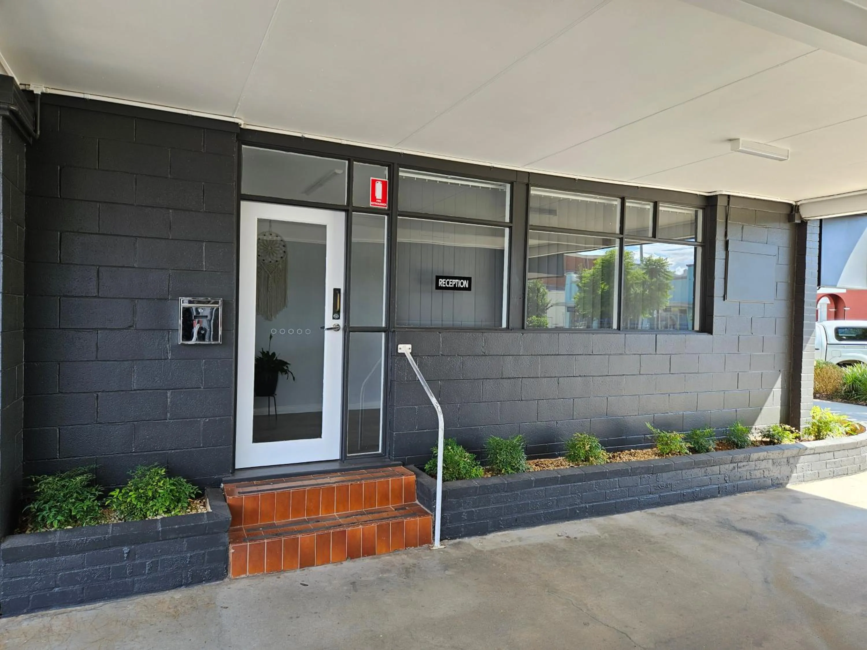 Facade/entrance in Leeton Centre Motel