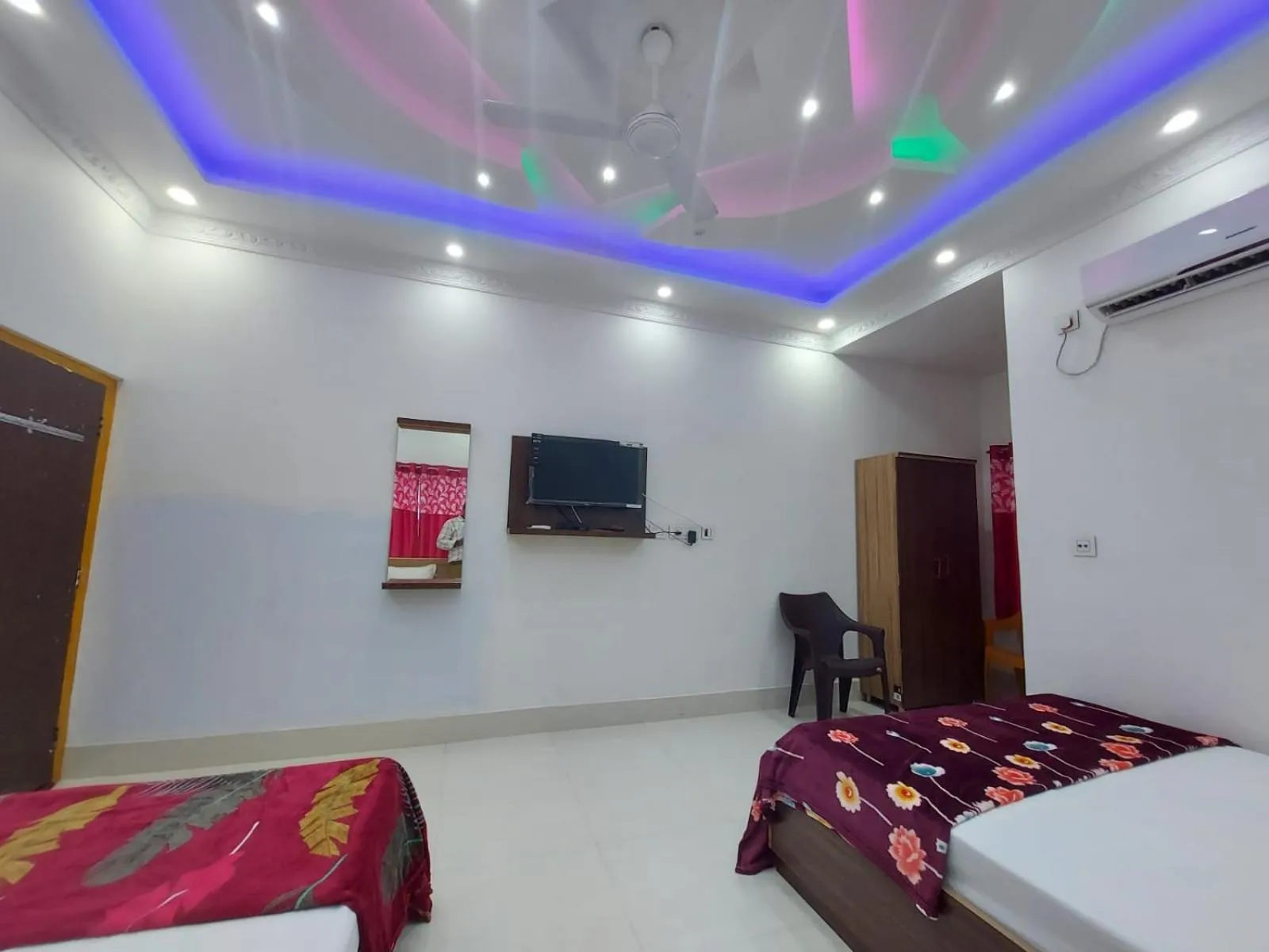 Bed in Sea Wave Beach Resort