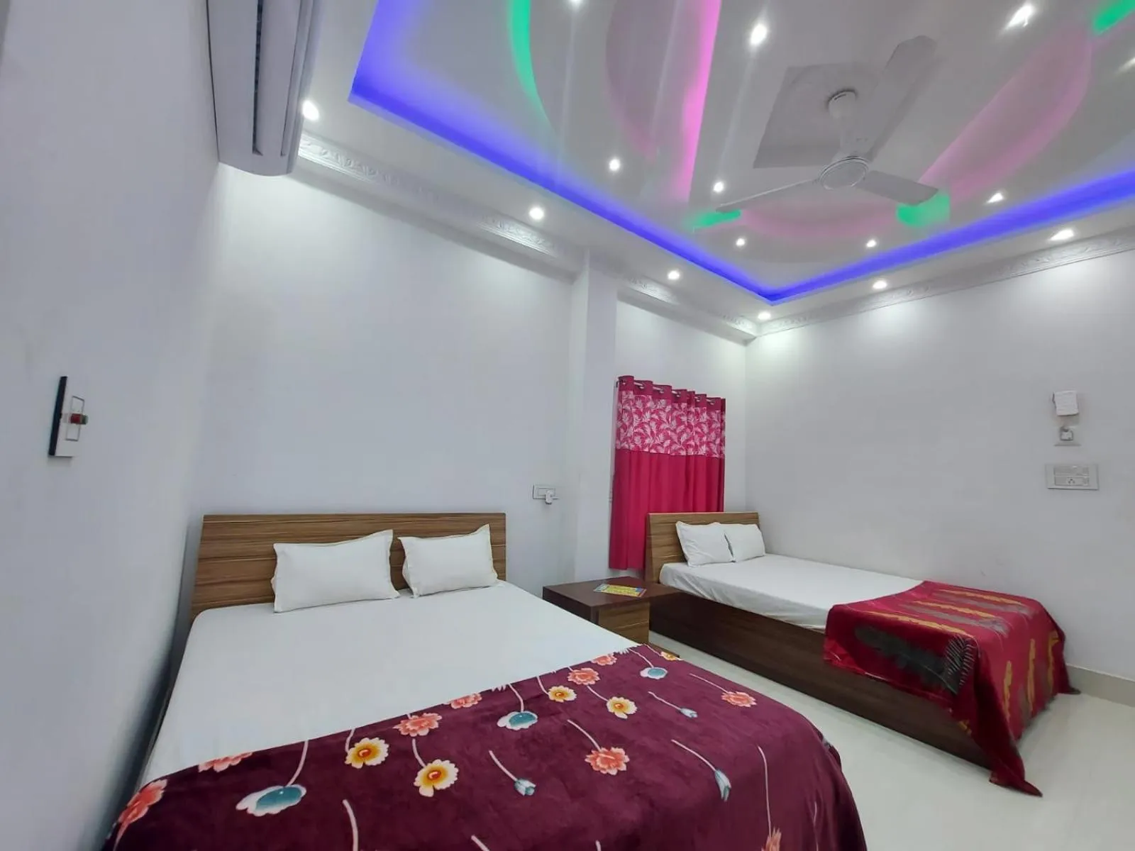 Bed in Sea Wave Beach Resort