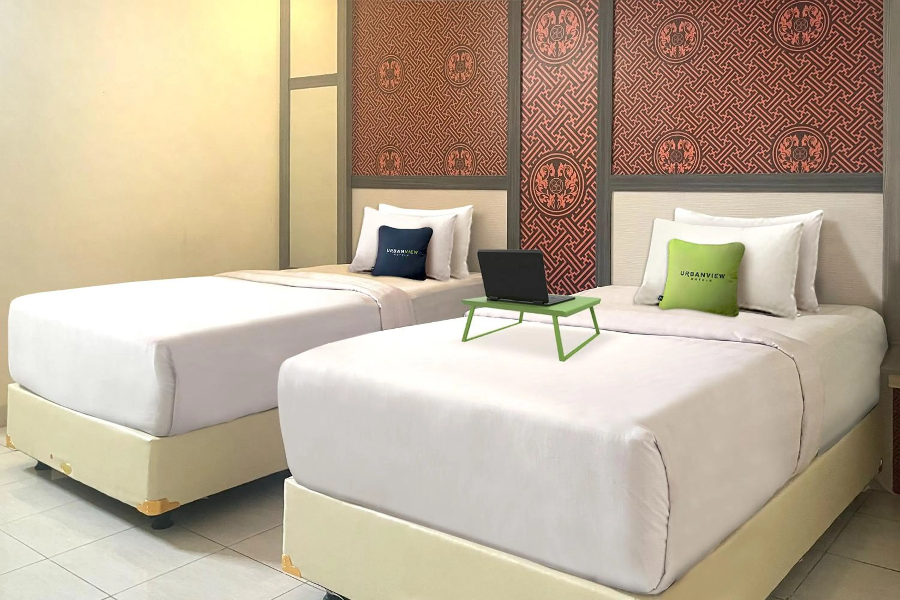 Bedroom, Bed in Urbanview Hotel Harapan Palopo