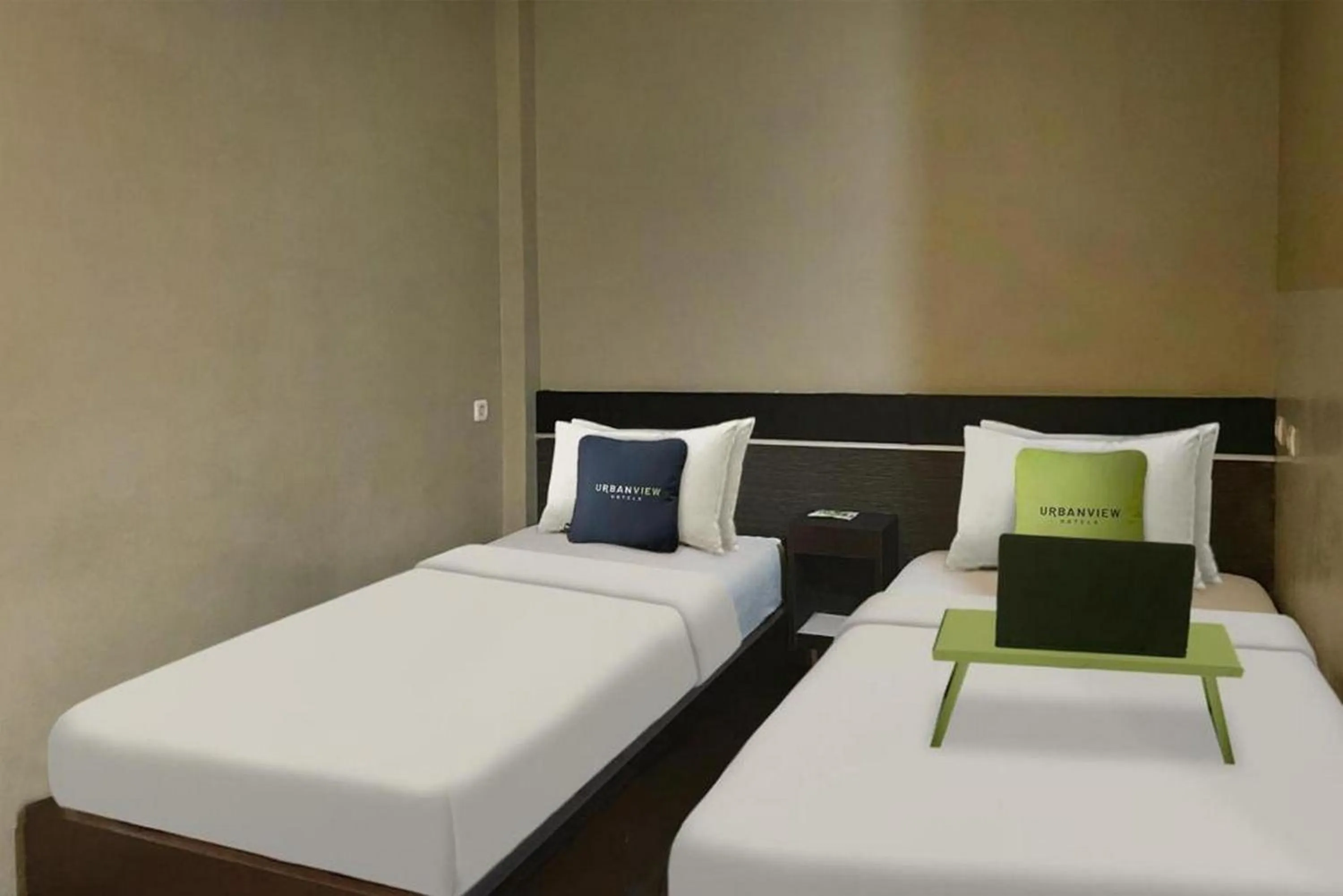 Bedroom, Bed in Urbanview Hotel Sabang Land Syariah Jayapura