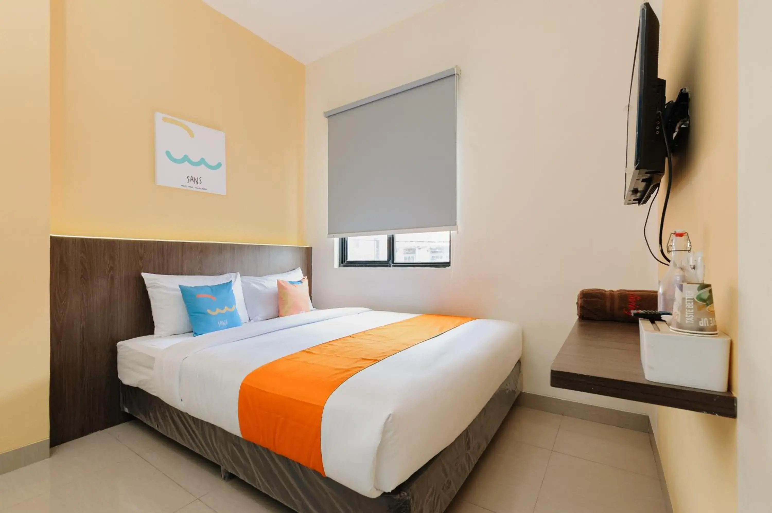 Bedroom, Bed in Sans Hotel Max Living Cengkareng Bedroom, Bed in Sans Hotel Max Living Cengkareng