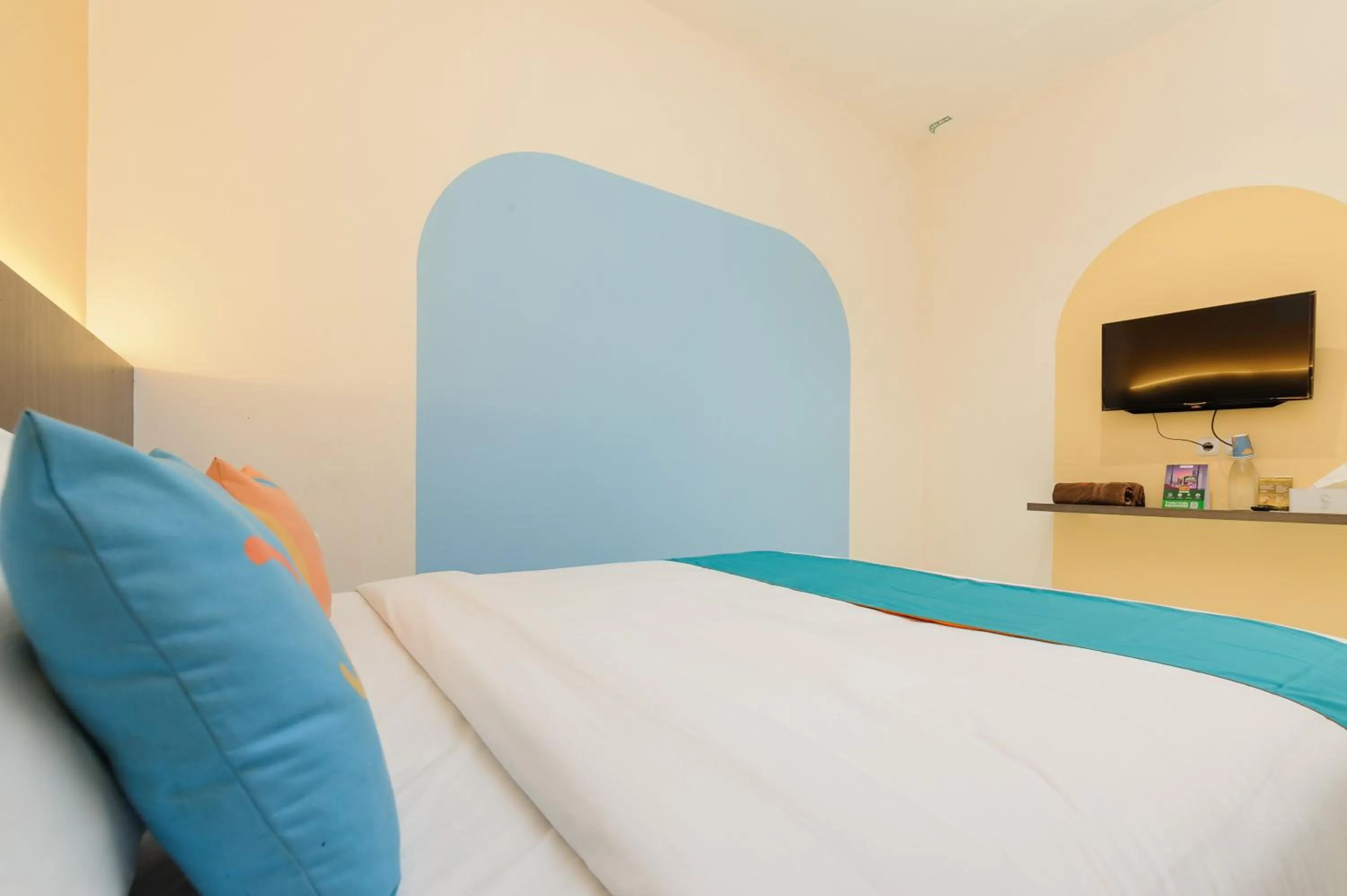 Bedroom, Bed in Sans Hotel Max Living Cengkareng