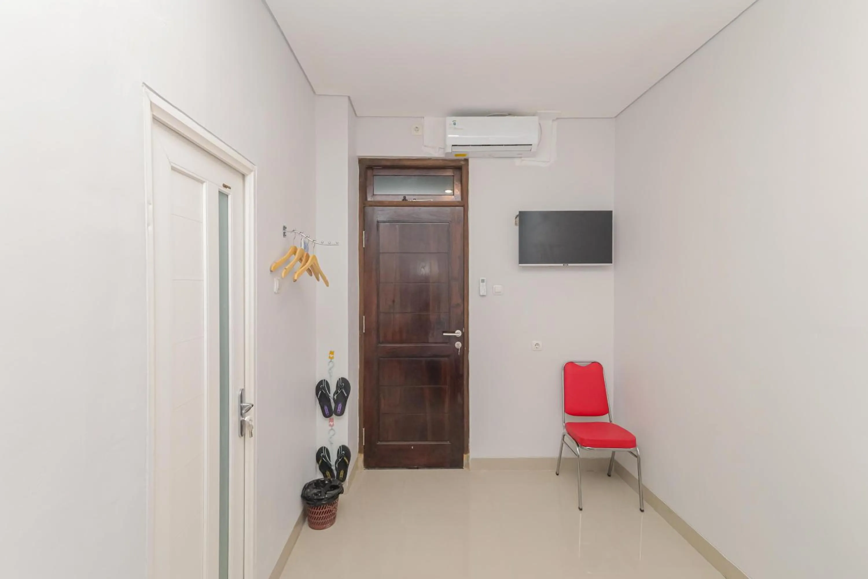 Bedroom in RedDoorz @ Gedangan Sidoarjo