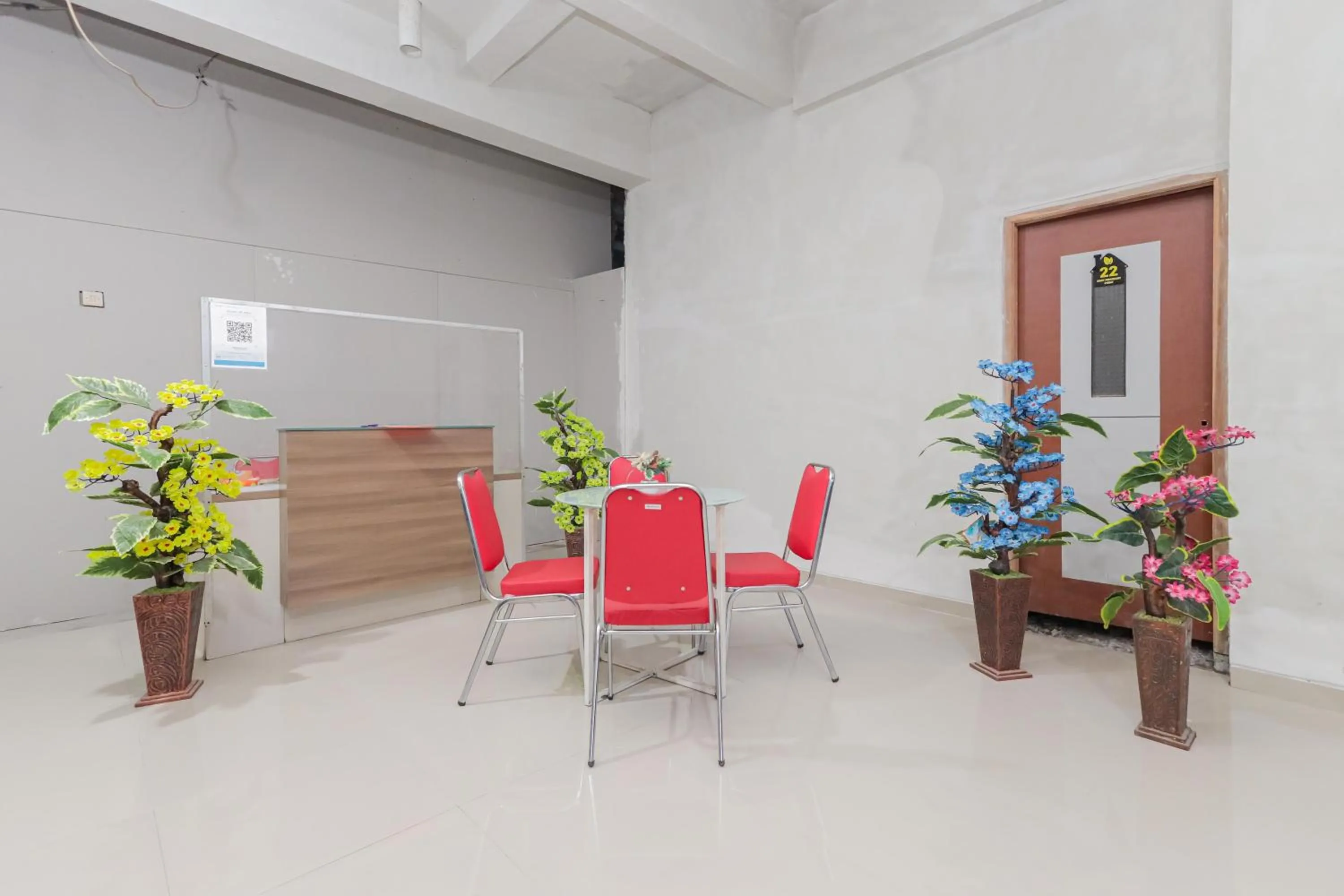 Lobby or reception in RedDoorz @ Gedangan Sidoarjo