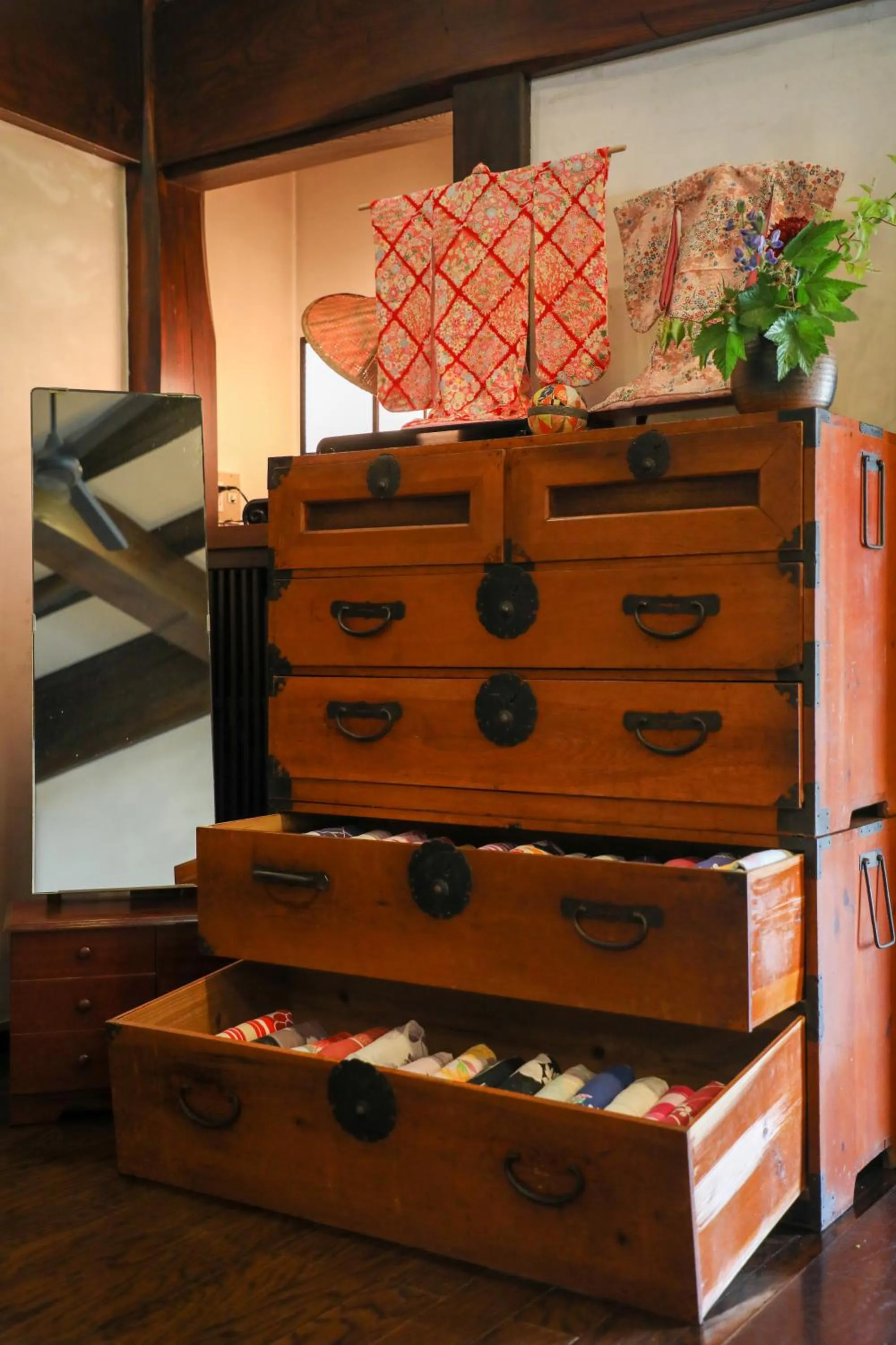 furniture in Iroriyado Hidaya