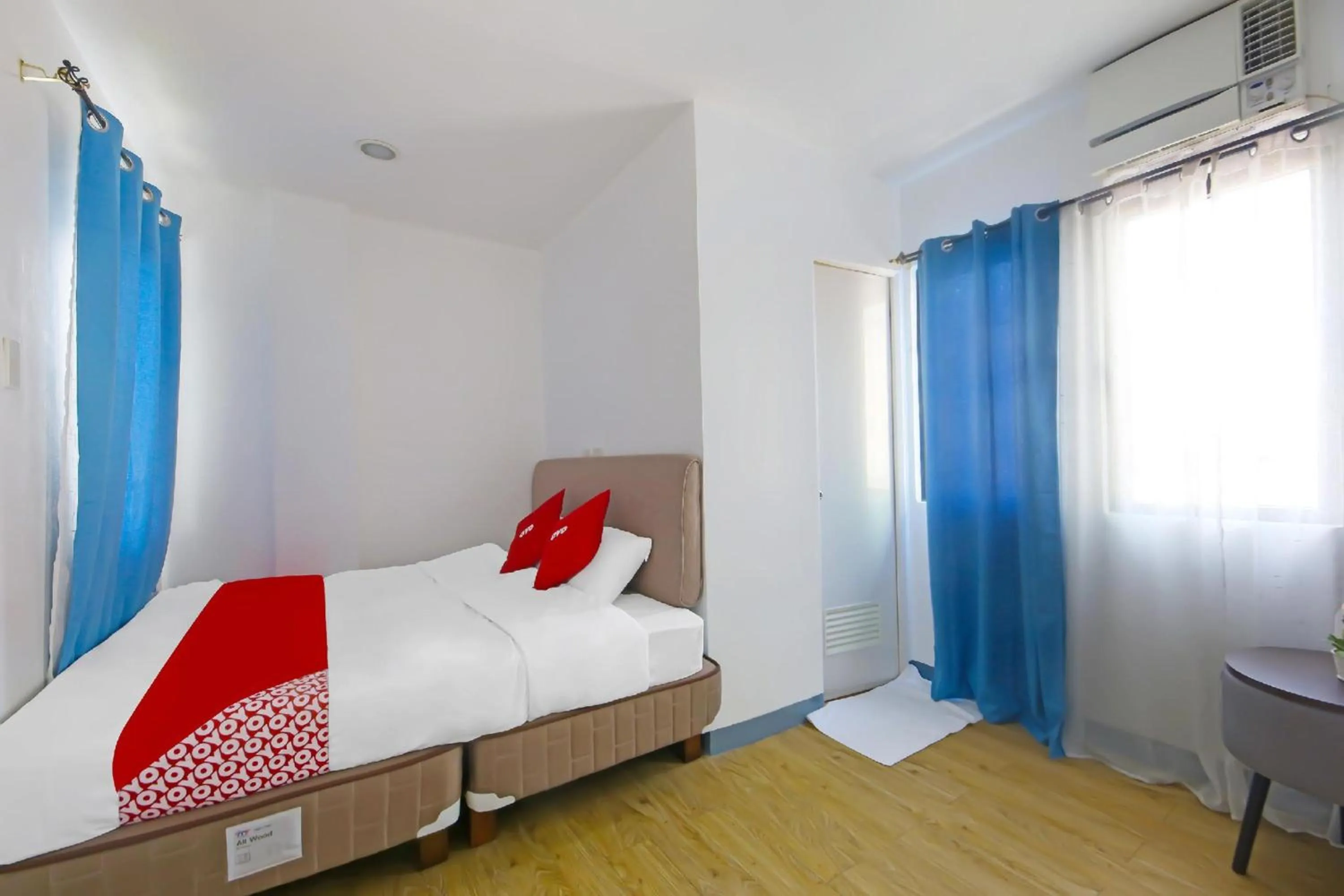 Bedroom, Bed in Loveness Apartelle