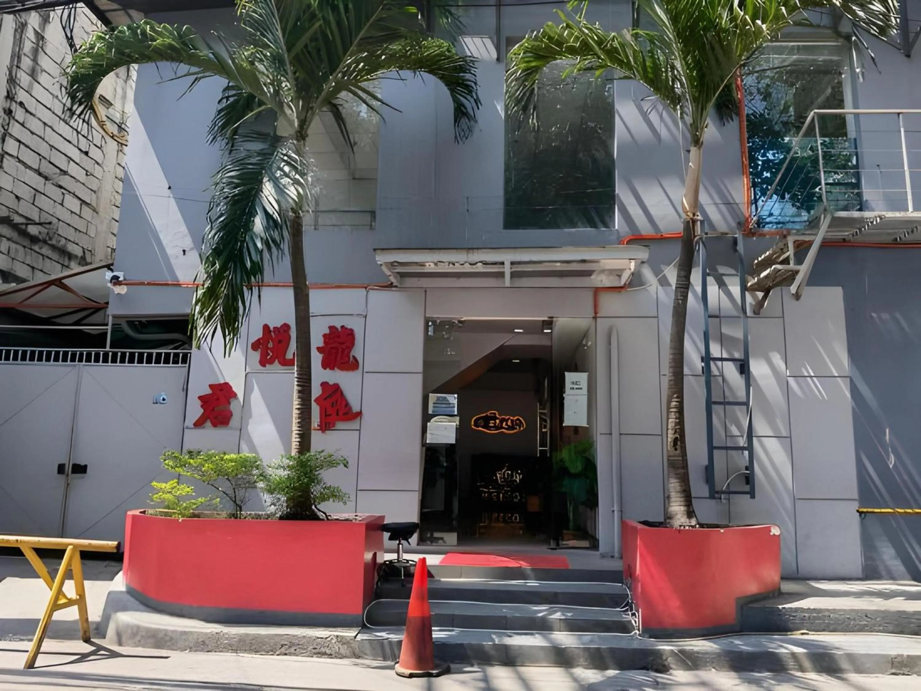 Property building in Loveness Apartelle