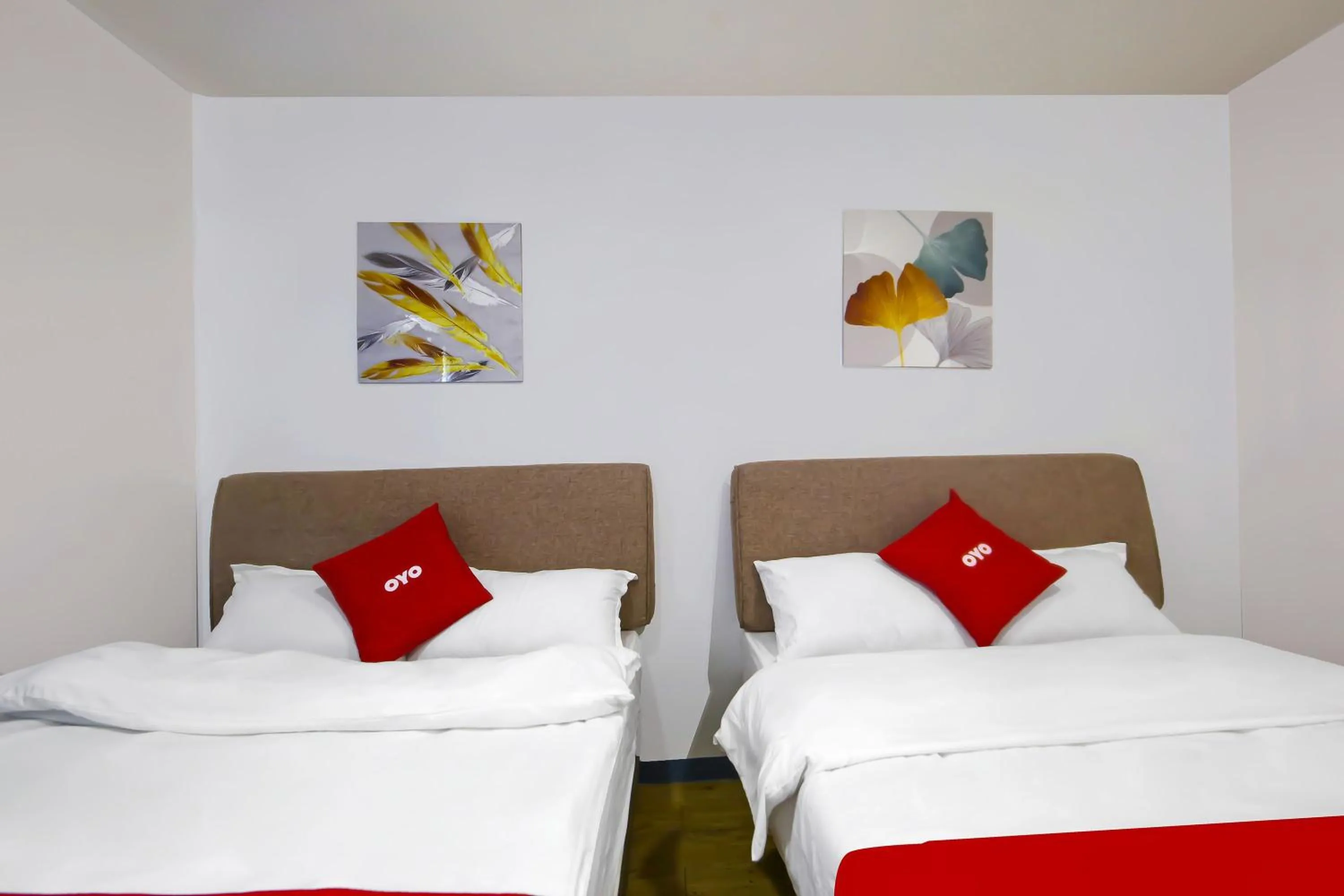 Bedroom, Bed in Loveness Apartelle