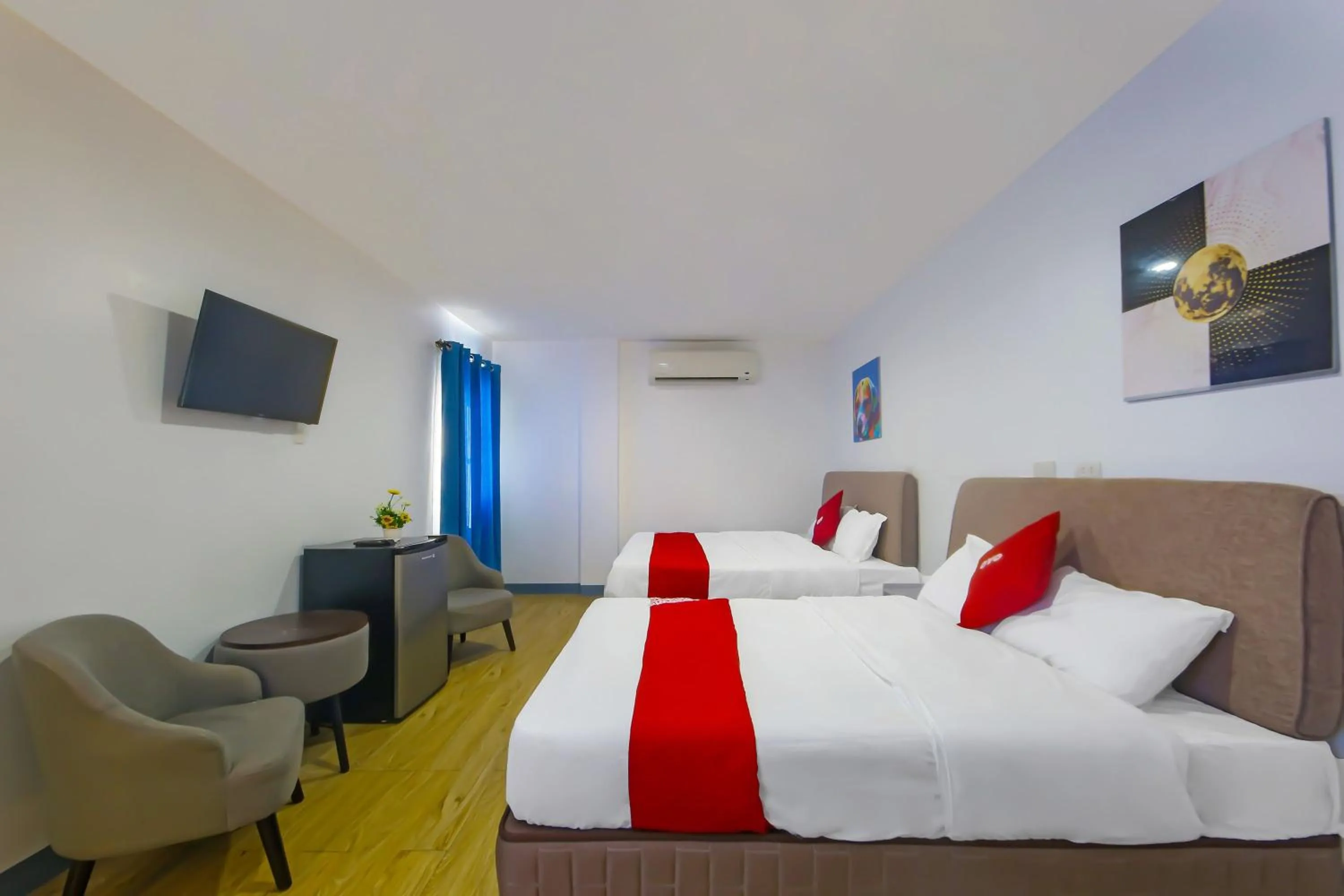 Bedroom, Bed in Loveness Apartelle