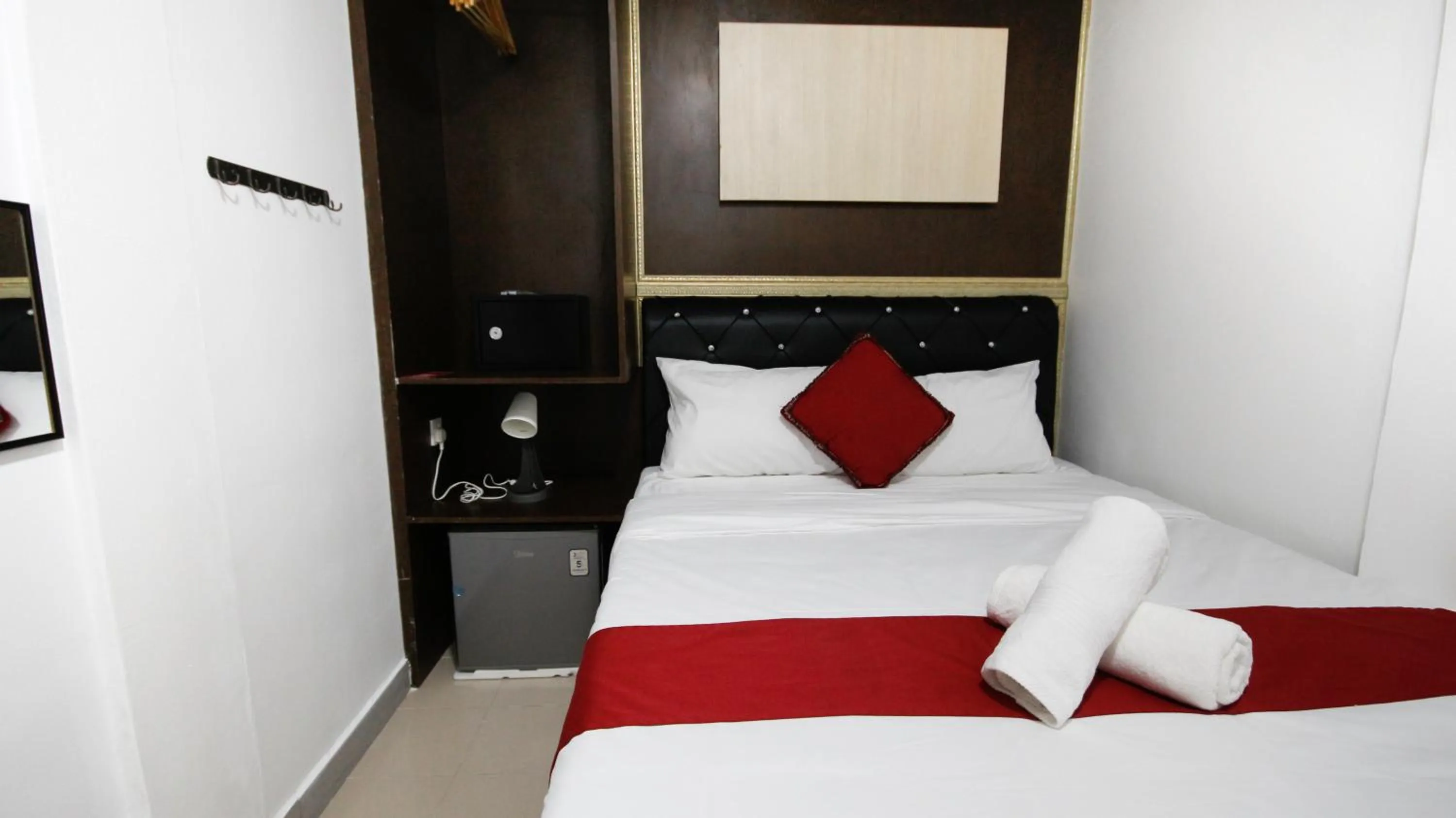 View (from property/room), Bed in Red Velvet Inn Bukit Bintang