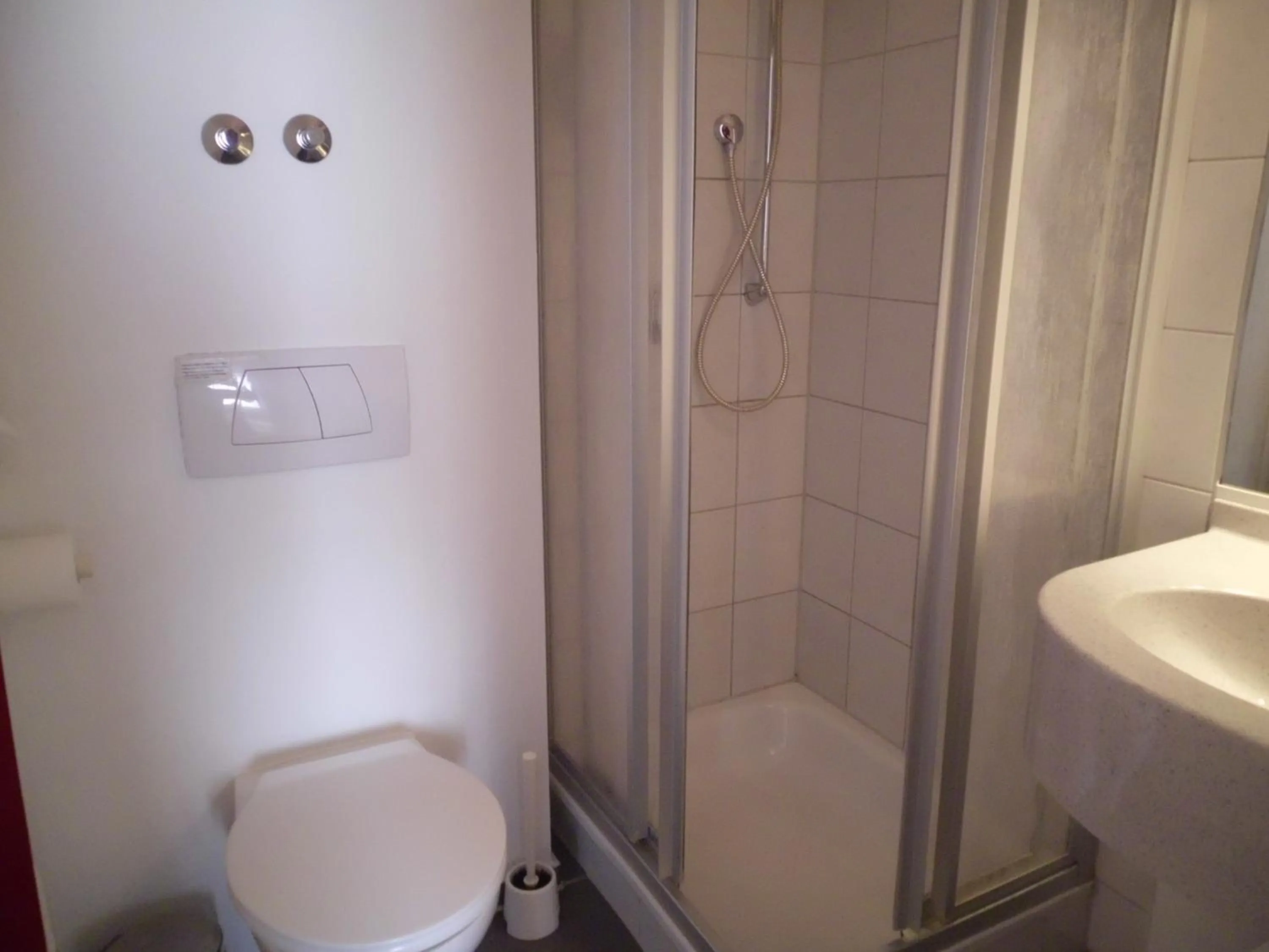 Bathroom in Hotel Montana Lauenau