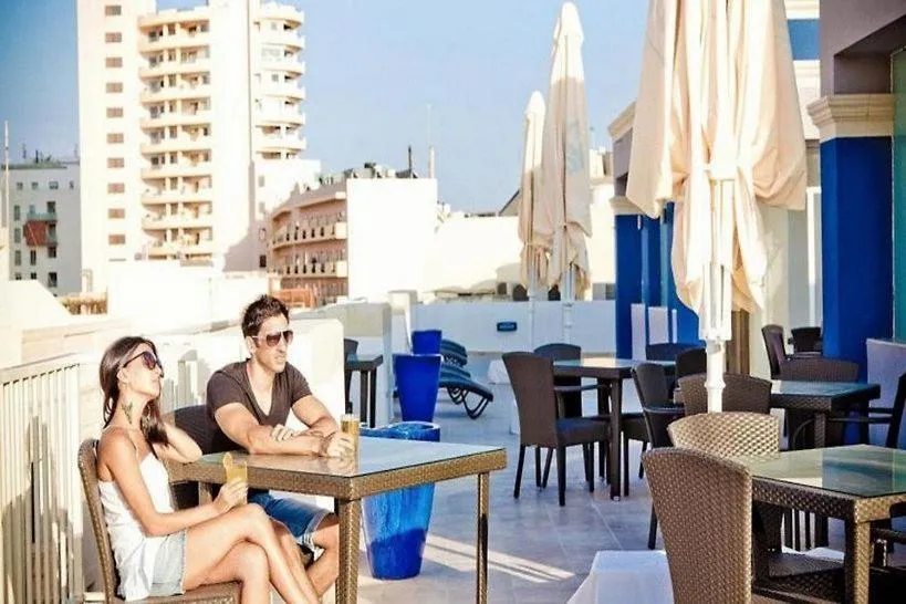 Swimming pool in Sliema Tigne Suites