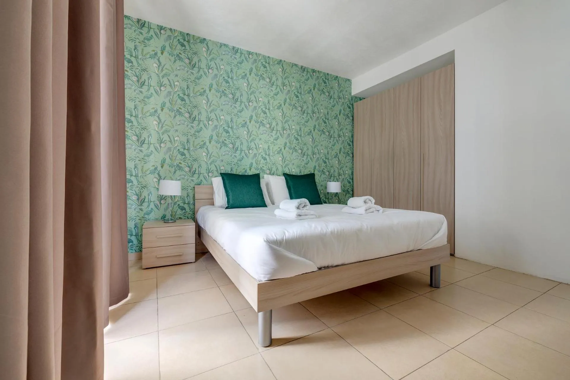 Bedroom, Bed in Sliema Tigne Suites