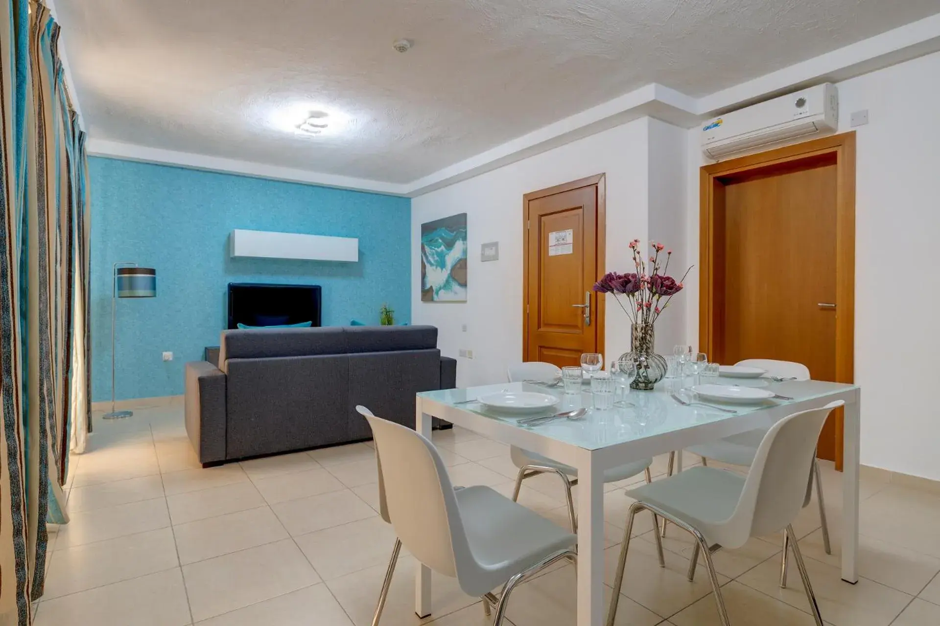 Property building in Sliema Tigne Suites Property building in Sliema Tigne Suites