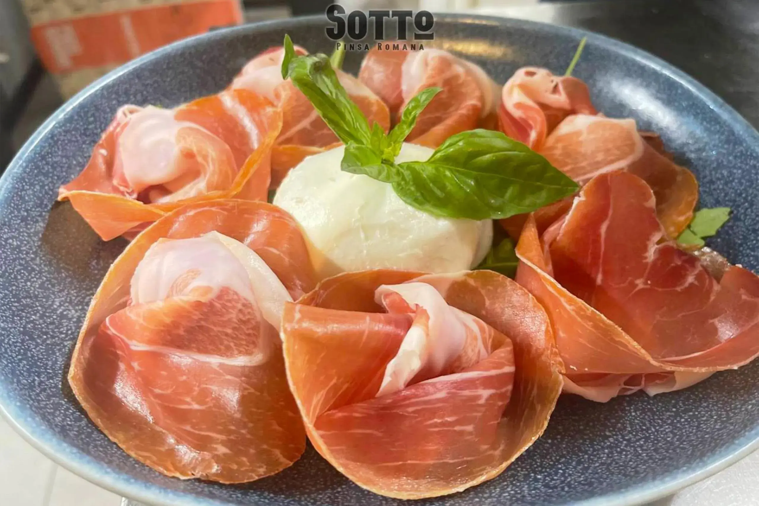 Restaurant/places to eat in Sliema Tigne Suites Restaurant/places to eat in Sliema Tigne Suites