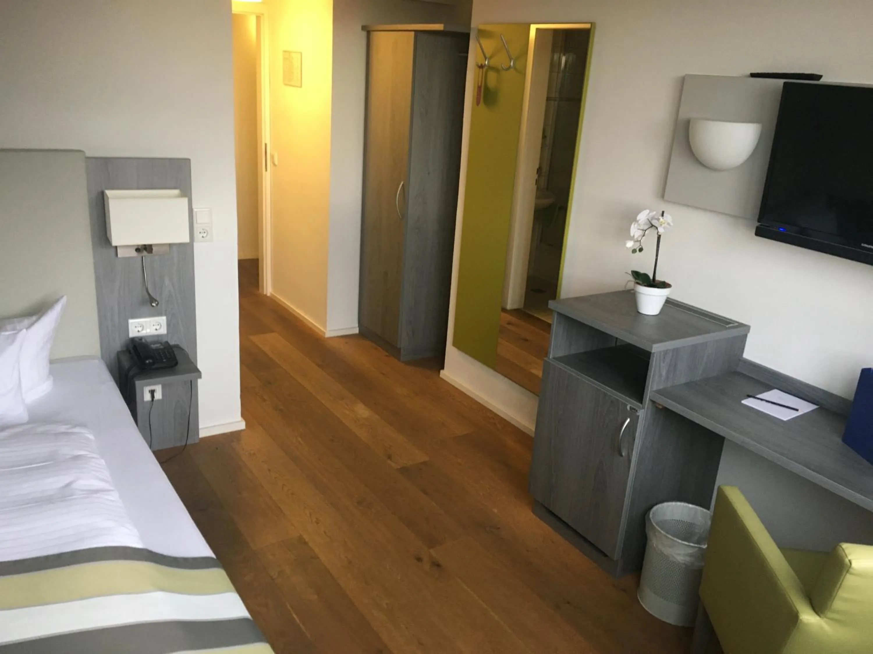 Photo of the whole room, Bed in Hotel am Schloss