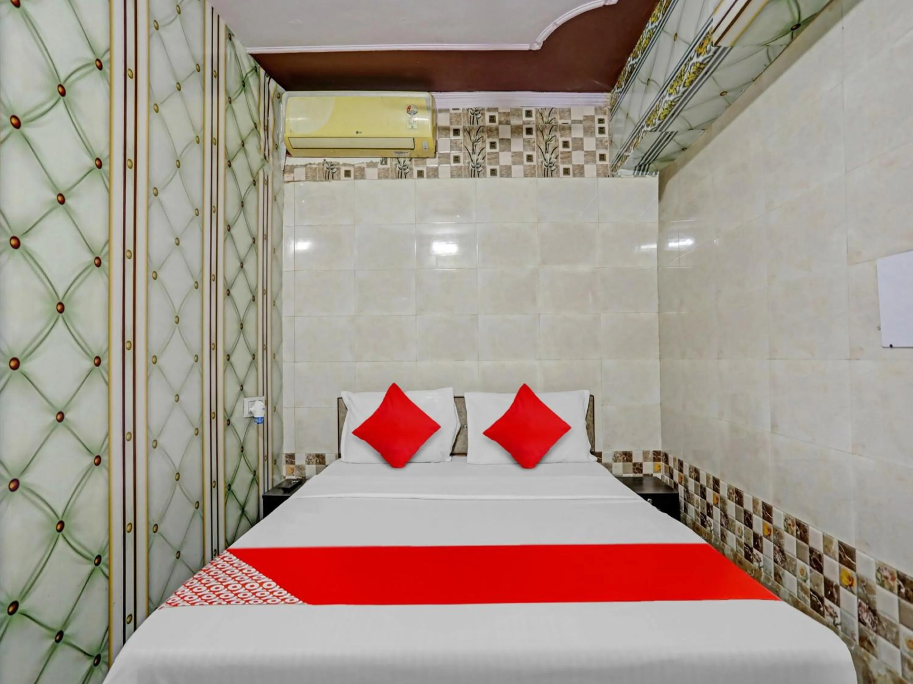 Bedroom, Bed in Hotel O by OYO Golden Residency
