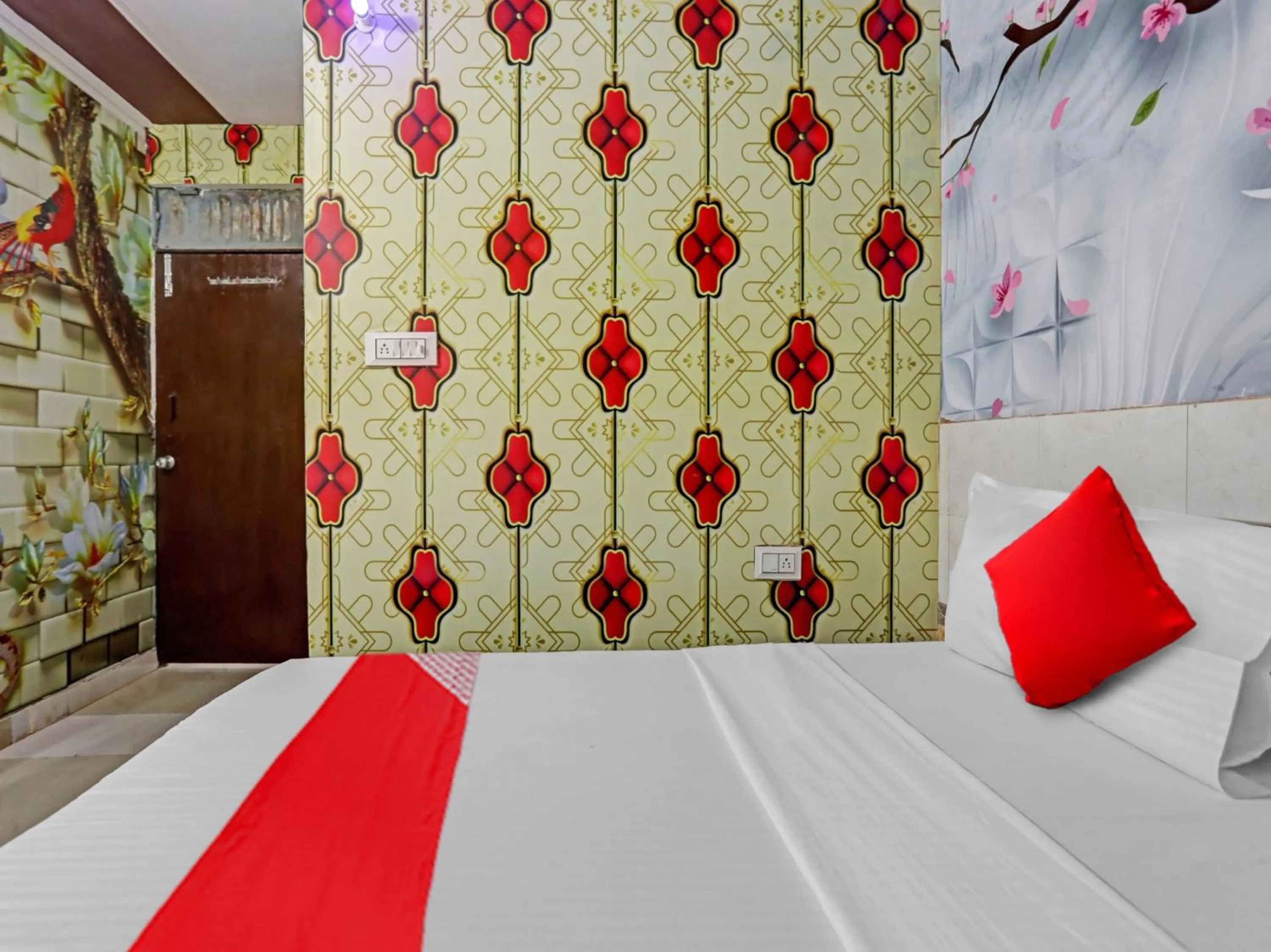 Lobby or reception, Bed in Hotel O by OYO Golden Residency