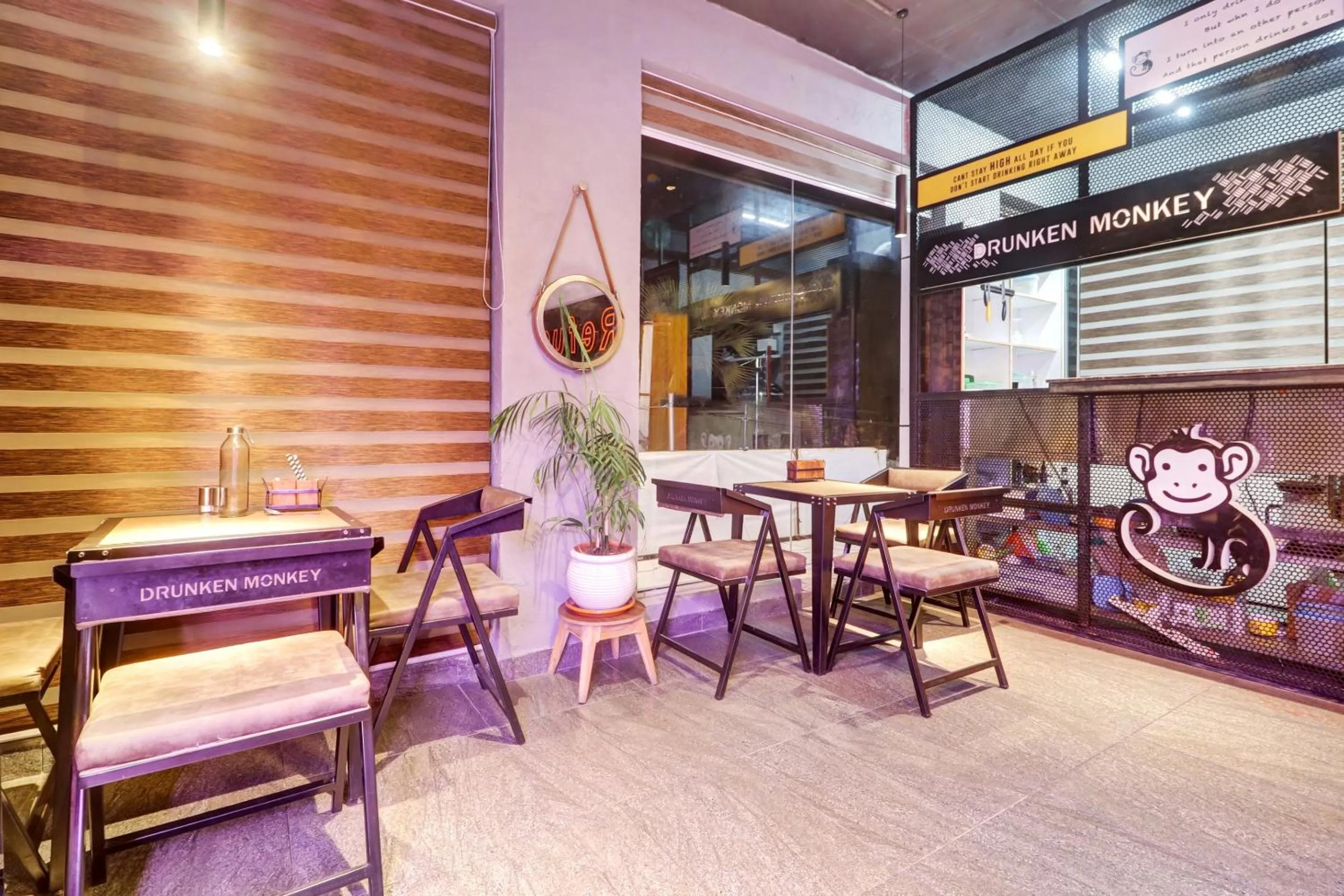 Restaurant/places to eat in Townhouse OAK De Alphabet Hotel Bolarum