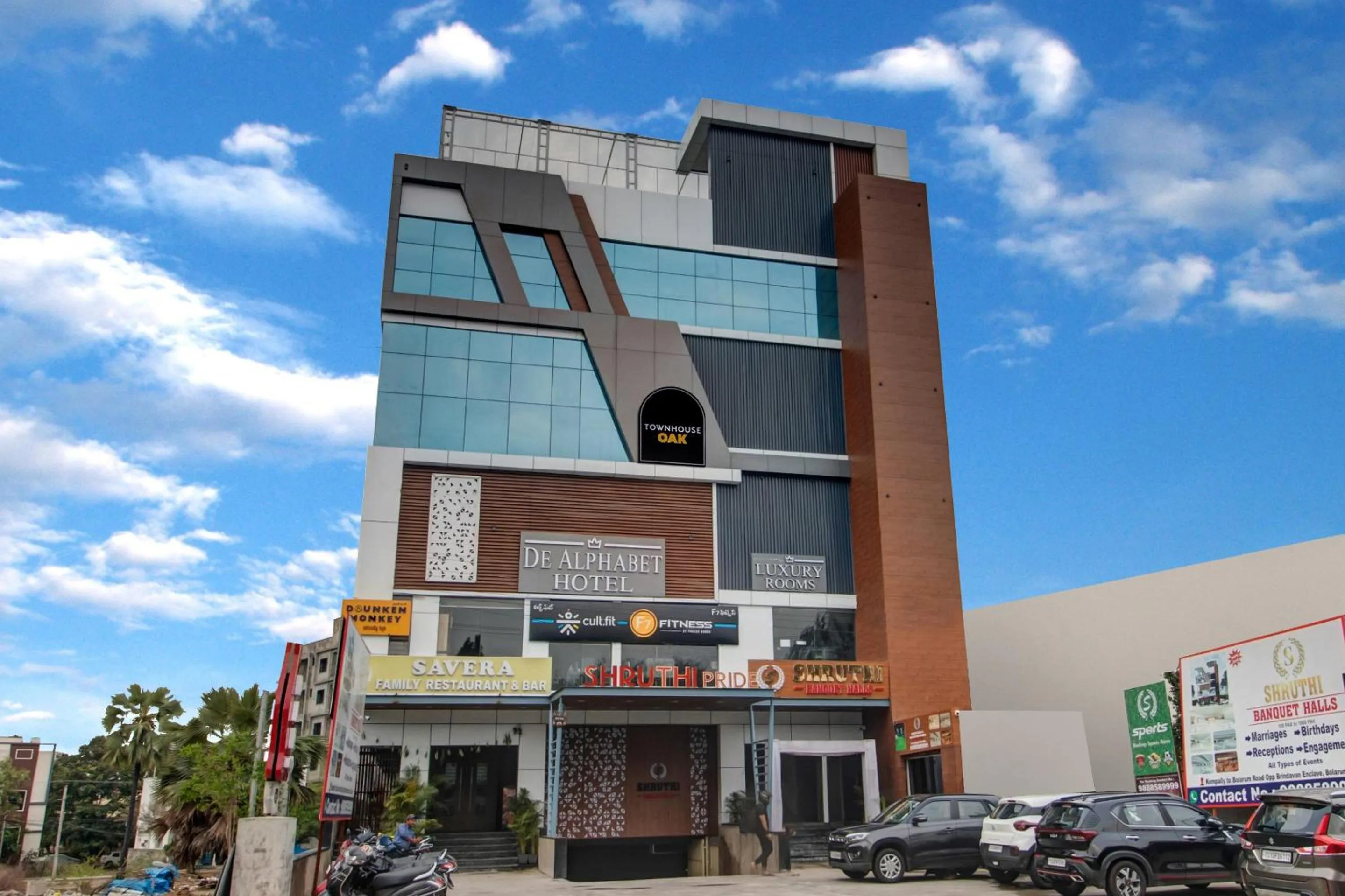 Facade/entrance in Townhouse OAK De Alphabet Hotel Bolarum