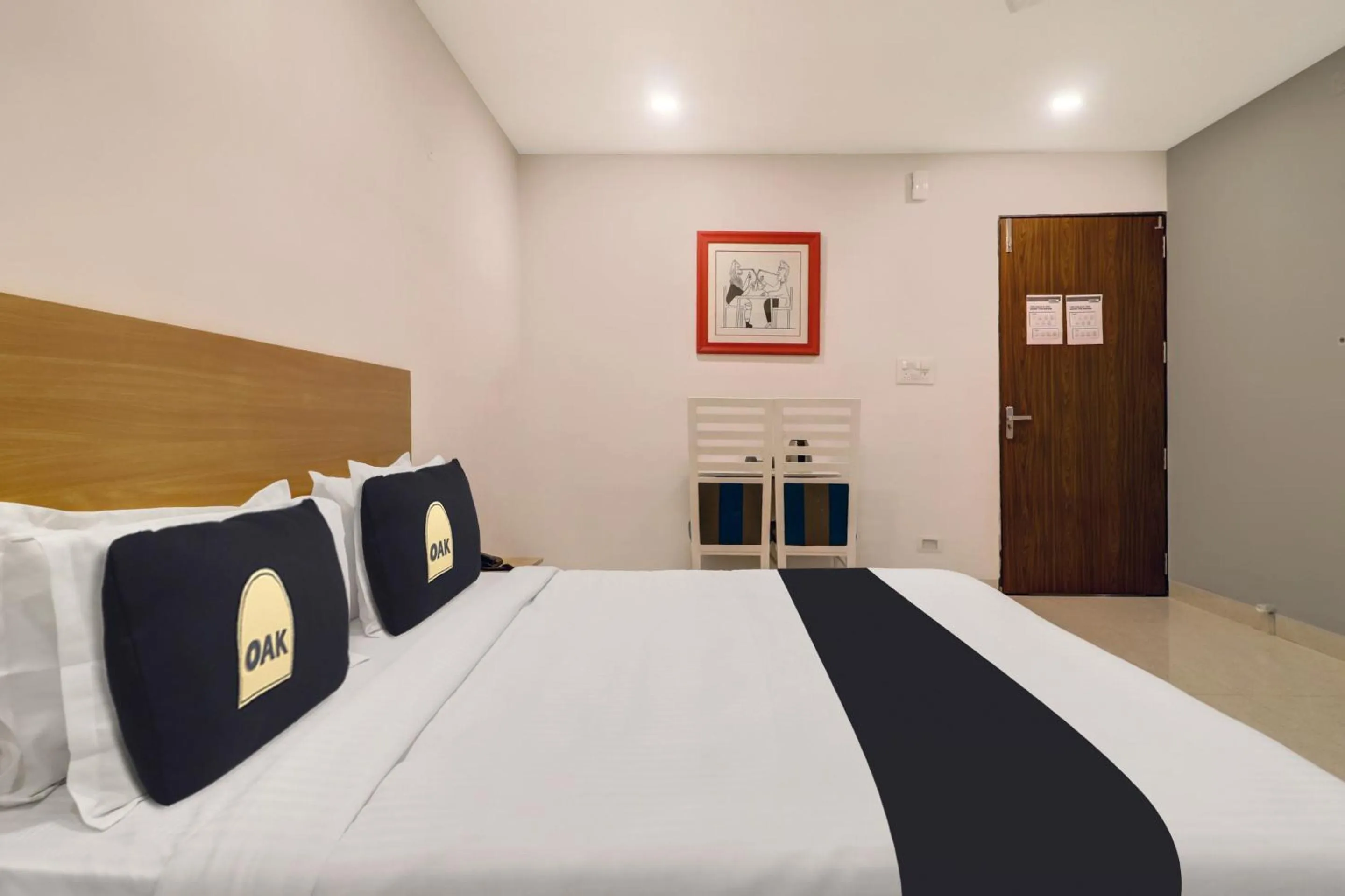 Bedroom, Bed in Townhouse OAK De Alphabet Hotel Bolarum