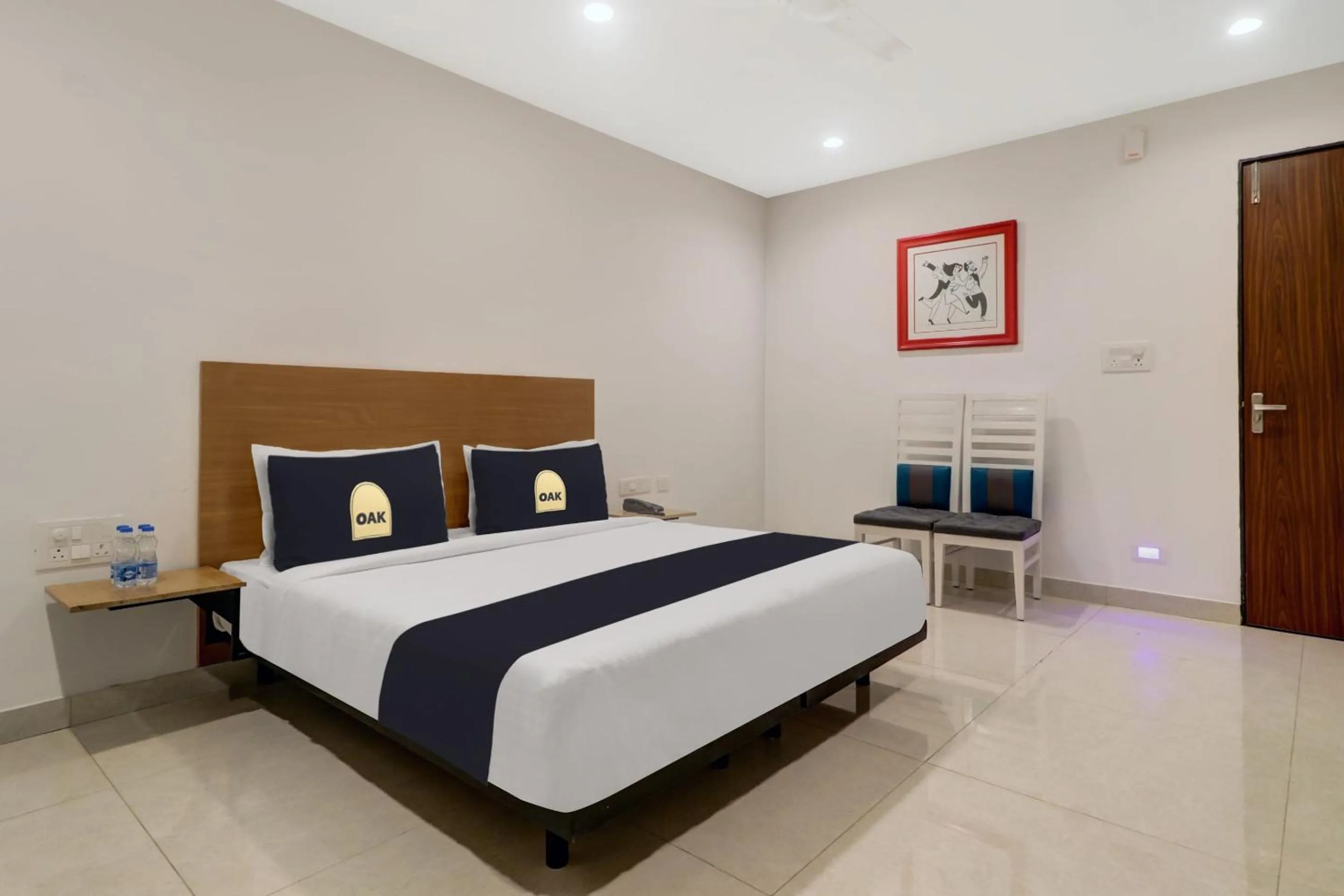 Bedroom, Bed in Townhouse OAK De Alphabet Hotel Bolarum