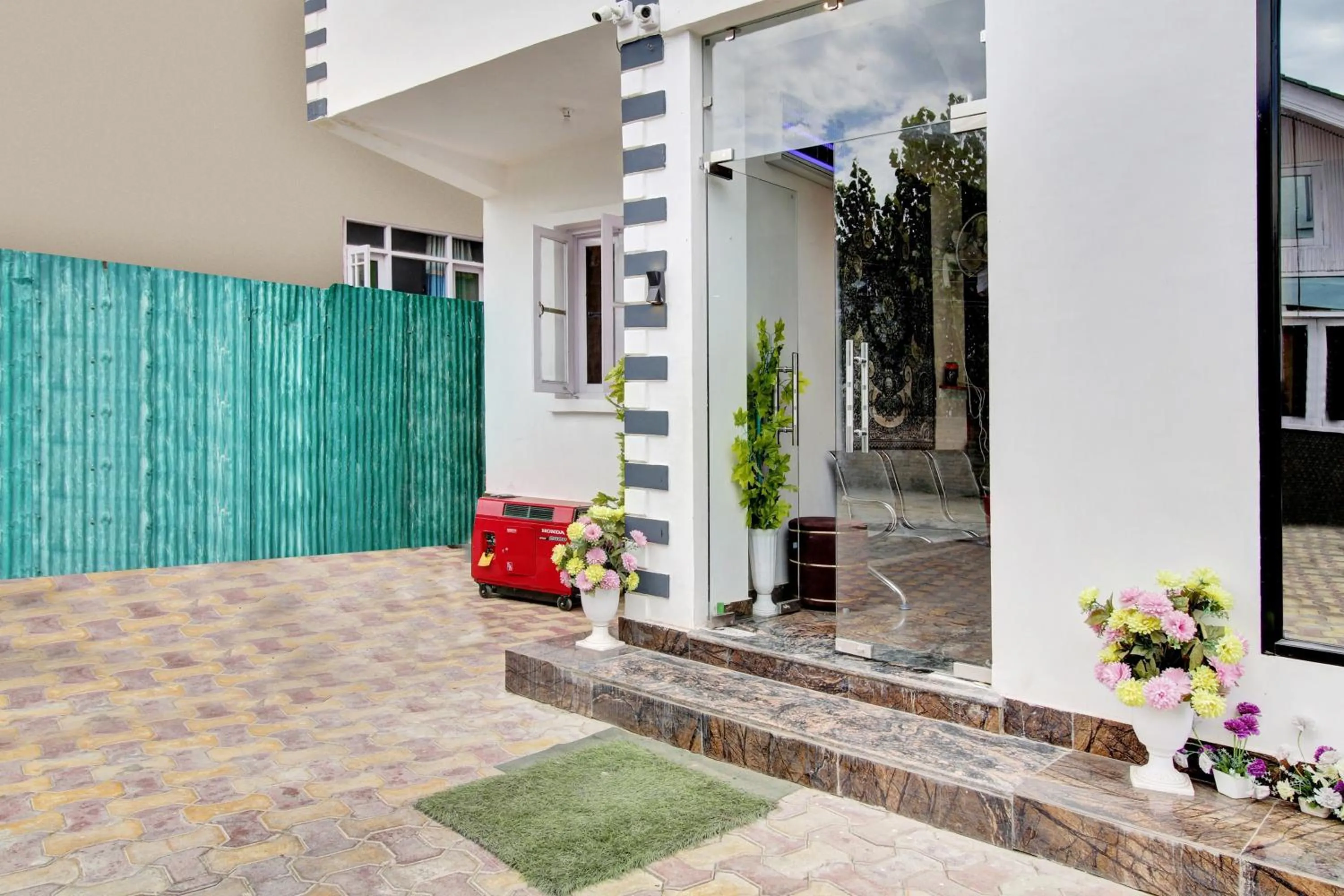 Facade/entrance in Collection O Dal Lake