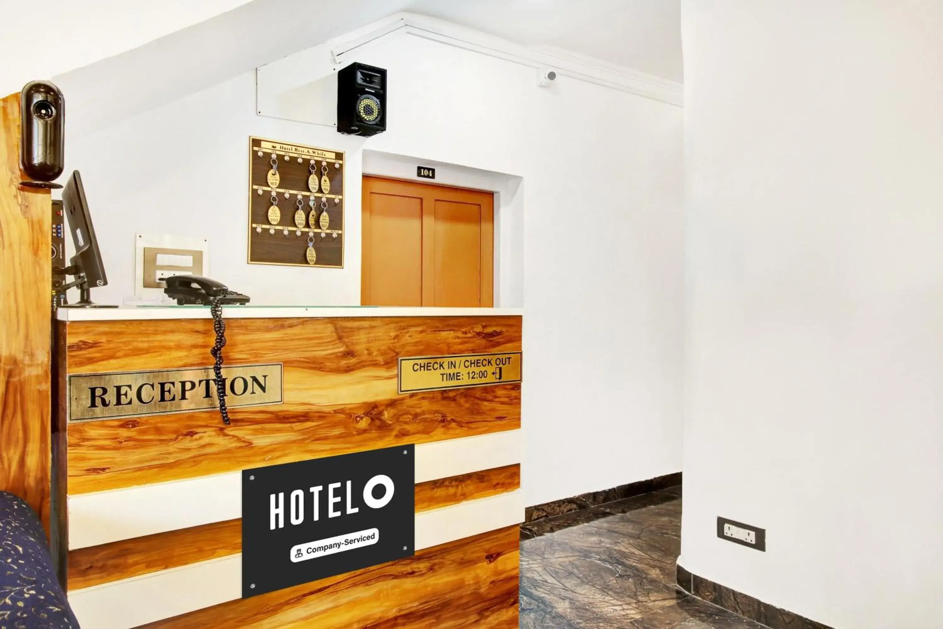 Lobby or reception in Collection O Dal Lake Lobby or reception in Collection O Dal Lake