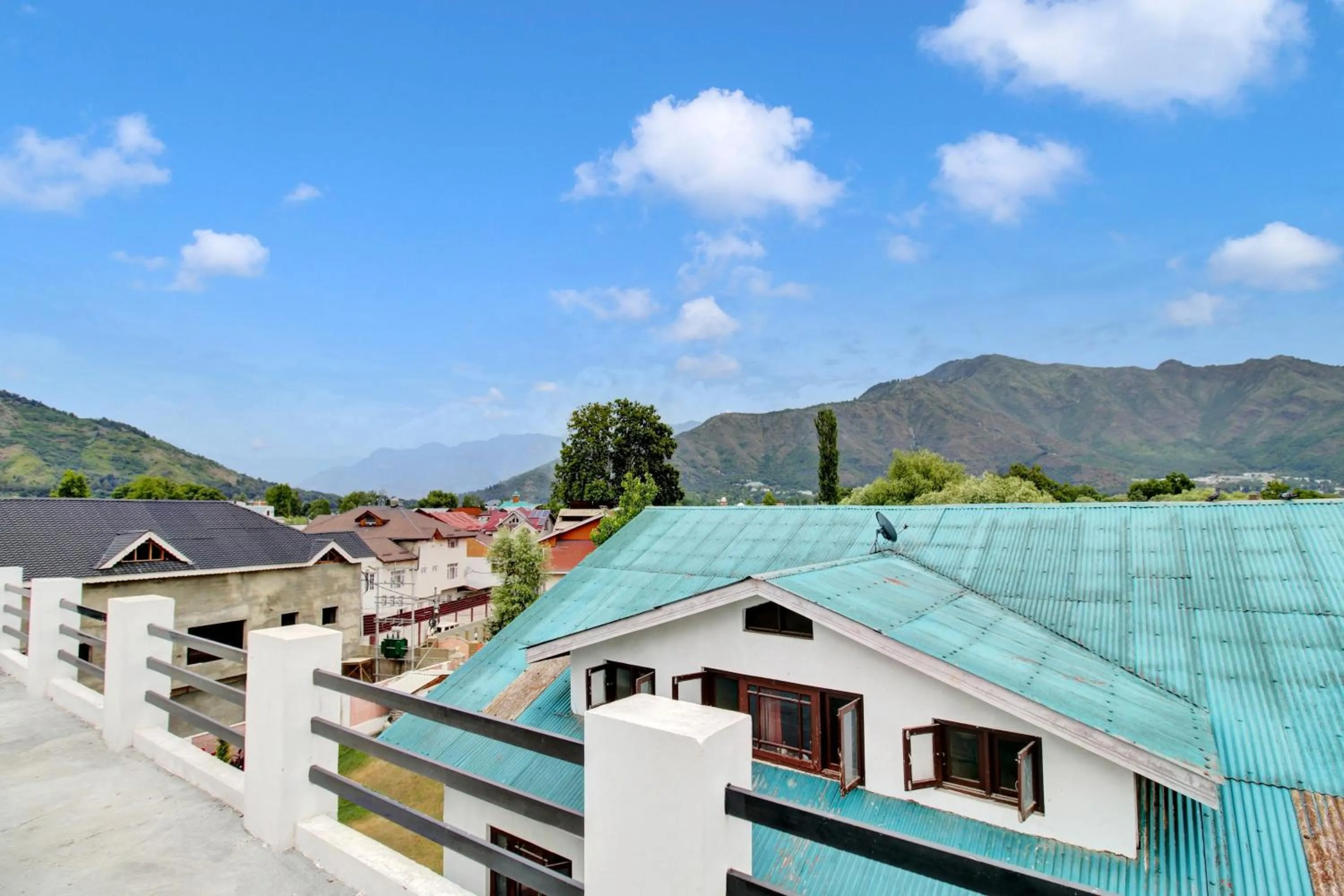 Balcony/Terrace in Collection O Dal Lake